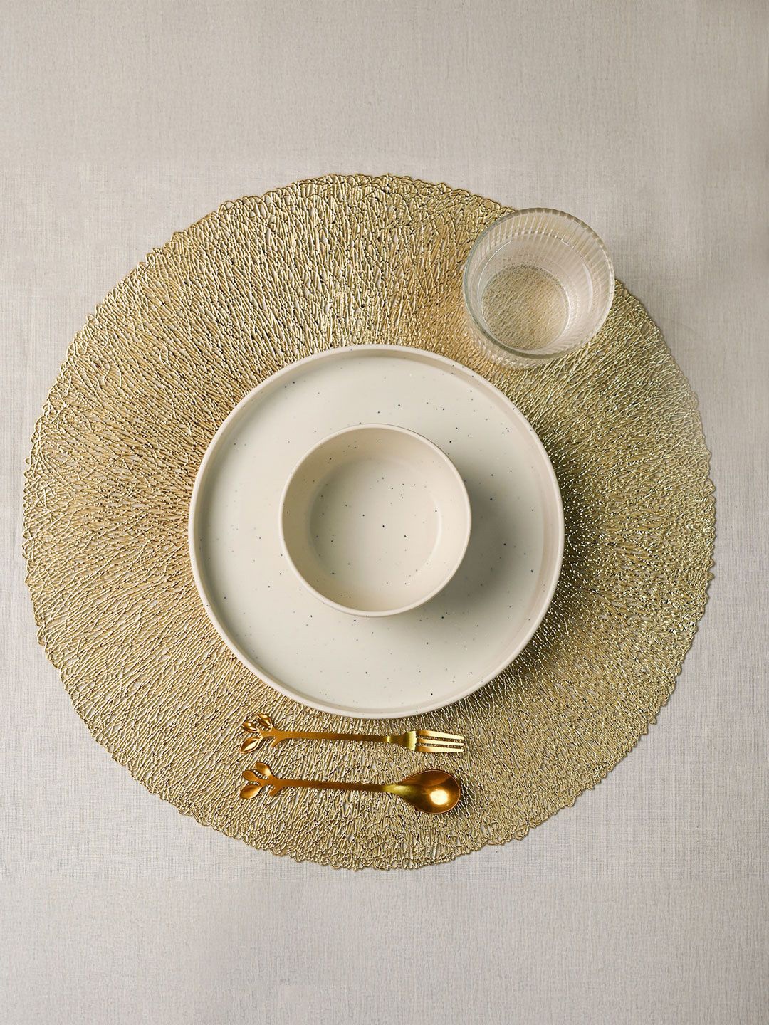 

MARKET99 Gold Plated 2 Pcs Round Table Placemat