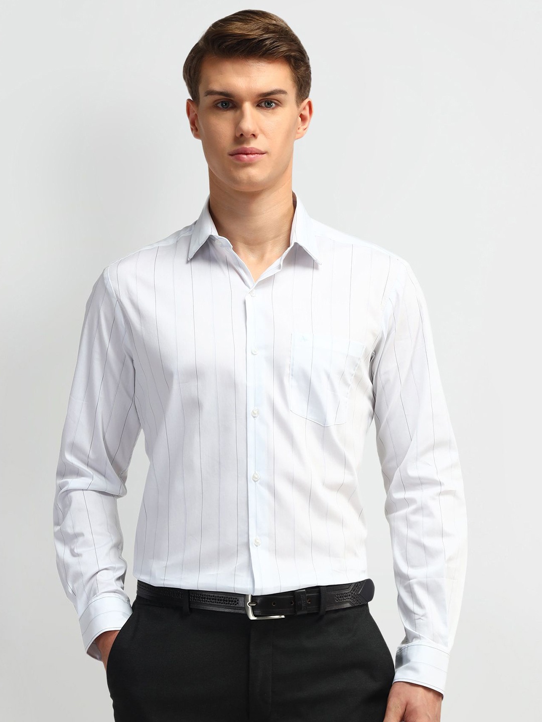 

Arrow Men Manhattan Spread Collar Vertical Striped Cotton Slim Fit Formal Shirt, Blue