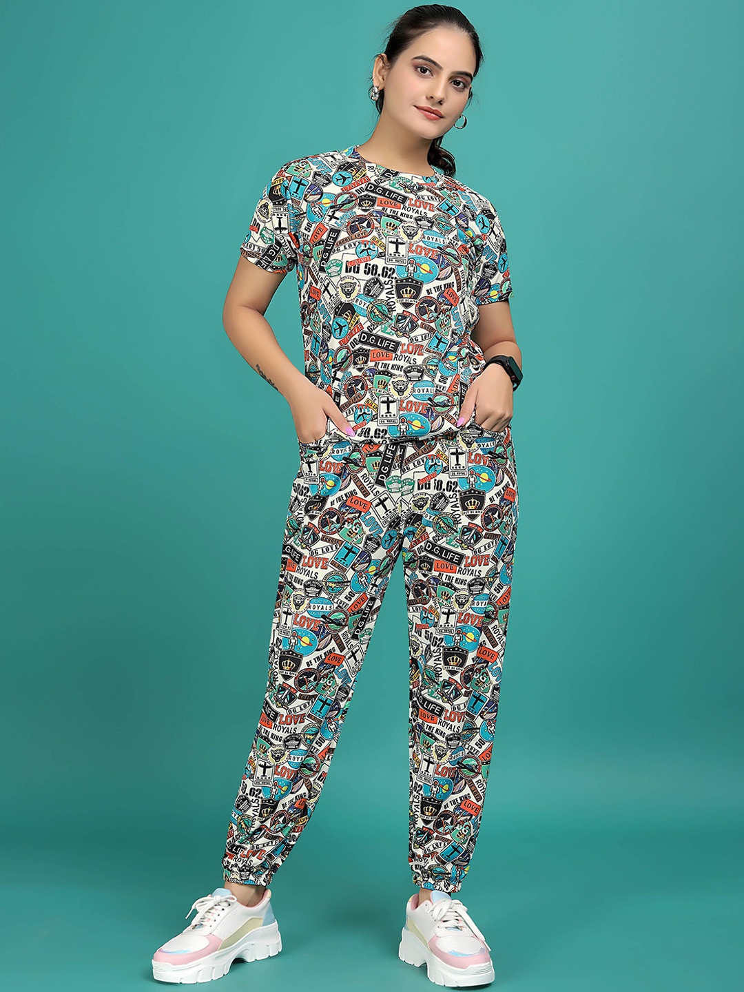 

SAKARMAA Printed T-Shirt & Joggers Co-Ords, Black