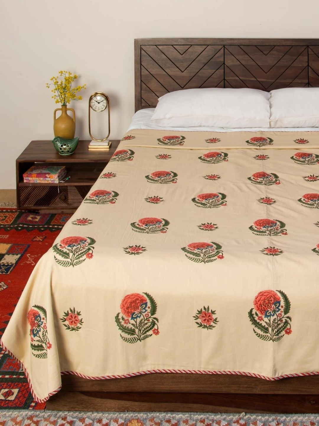 

Fabindia Red & Cream-Coloured Floral AC Room Single Bed Dohar