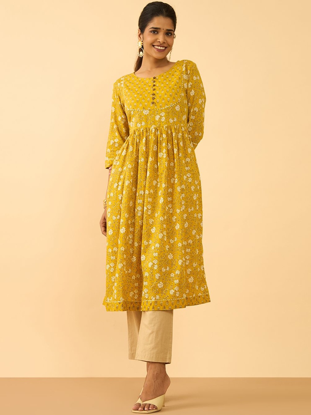 

Taneira Floral Printed Gotta Patti Pure Cotton A-Line Kurta, Yellow
