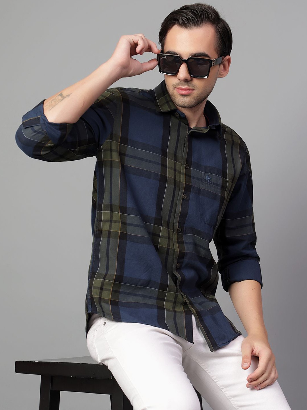 

Cantabil Men Spread Collar Checked Cotton Slim Fit Casual Shirt, Navy blue