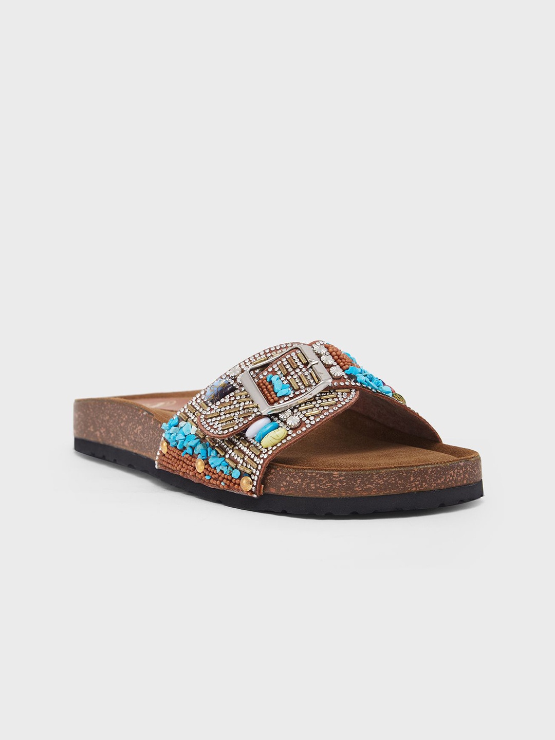 

Sole To Soul Women one toe Flats, Tan