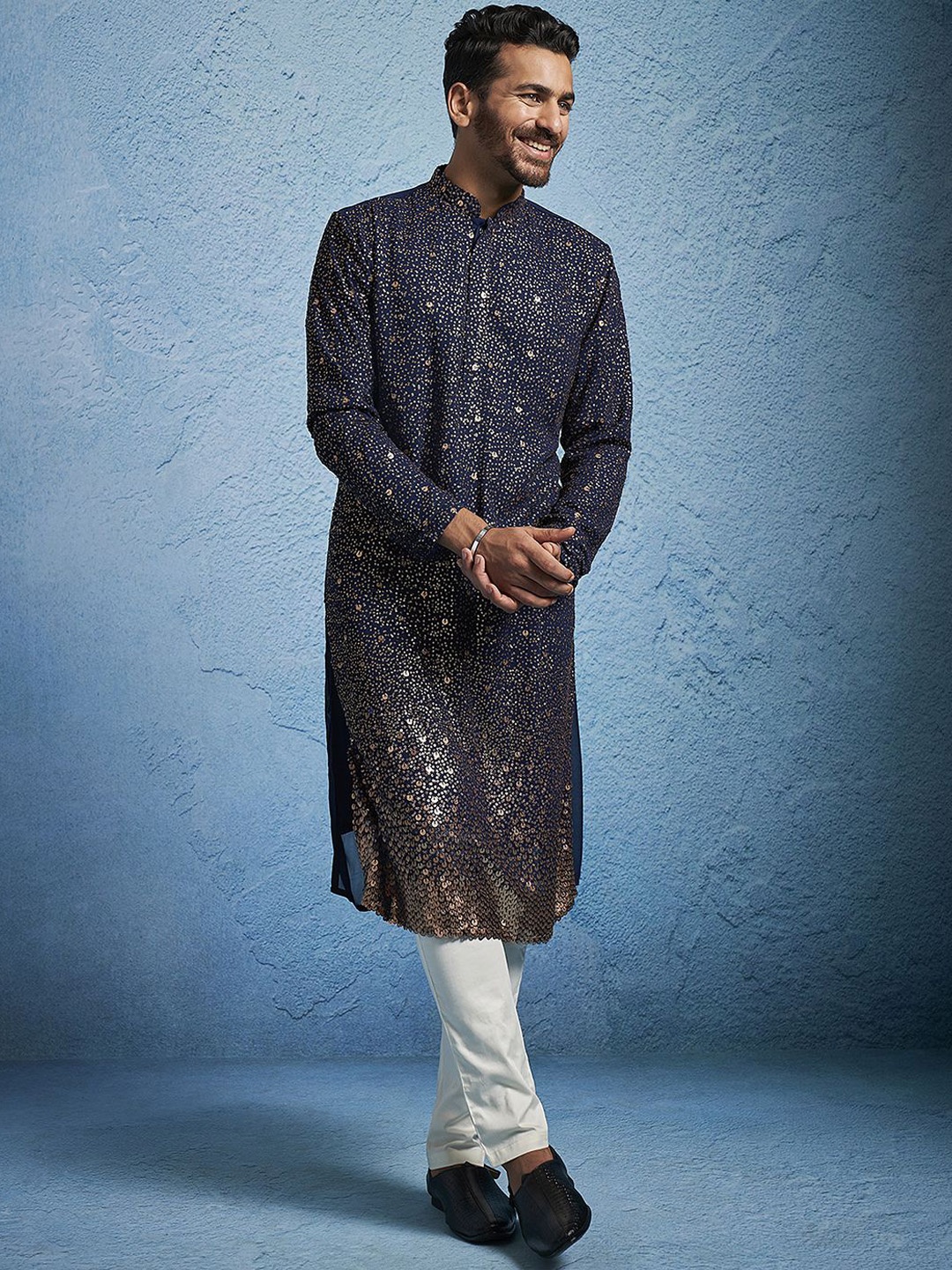 

VASTRAMAY Men Embroidered Regular Sequinned Kurta with Trousers, Navy blue