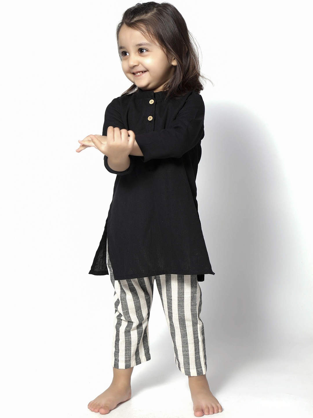 

TJORI Girls Mandarin Collar Pure Cotton Kurta with Trousers, Black