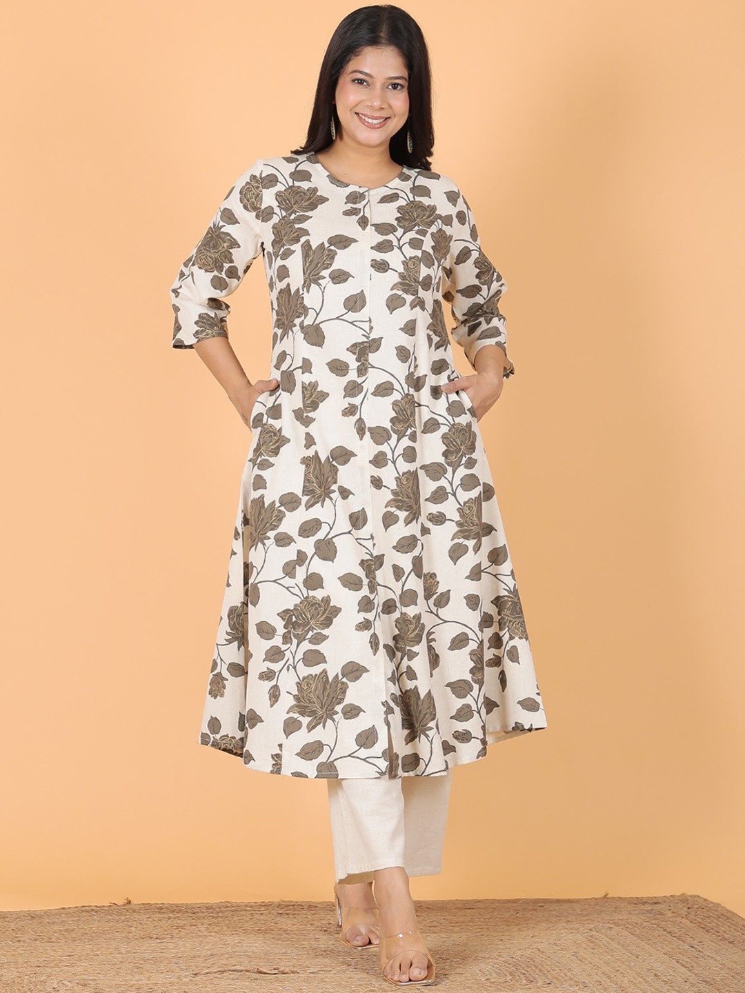 

Aramya Floral Printed Round Neck Three-Quarter Sleeves Panelled Linen Kurta With Trouser, White