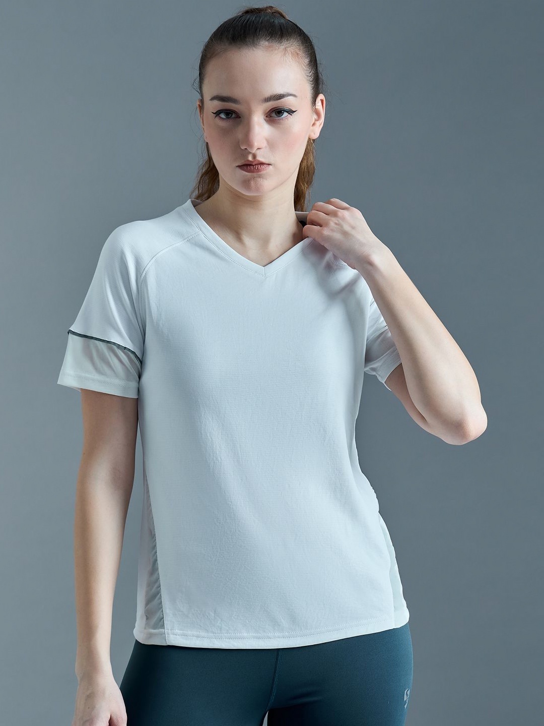 

SG Women Solid V-Neck T-shirt, Blue