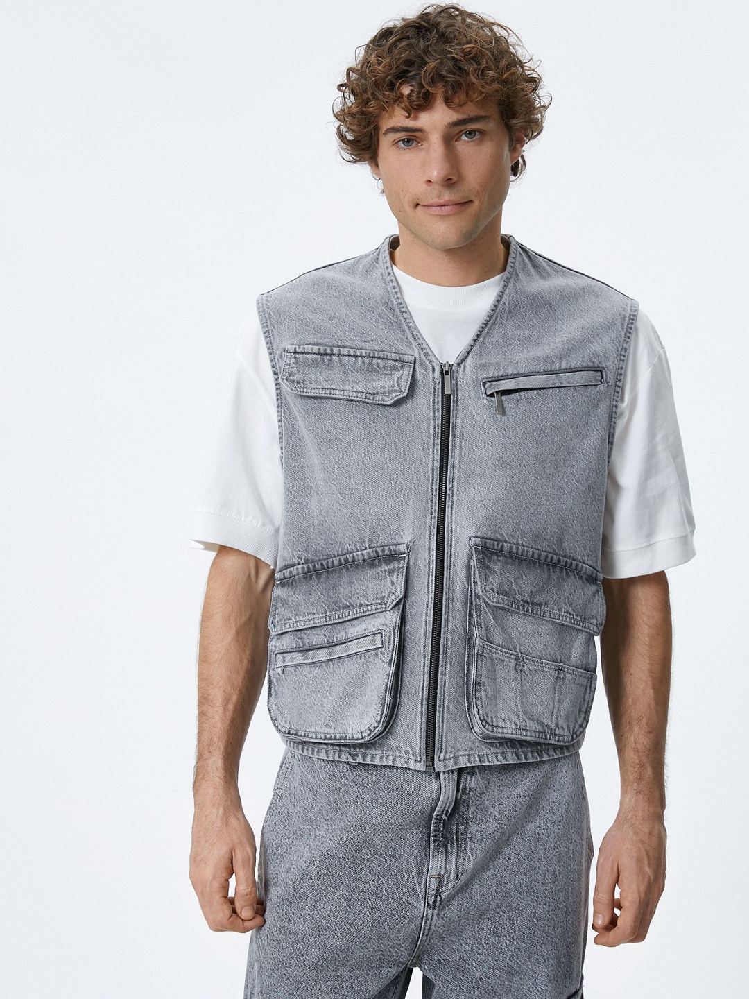 

Koton Men Collarless Solid Cotton Casual Denim Jacket, Grey
