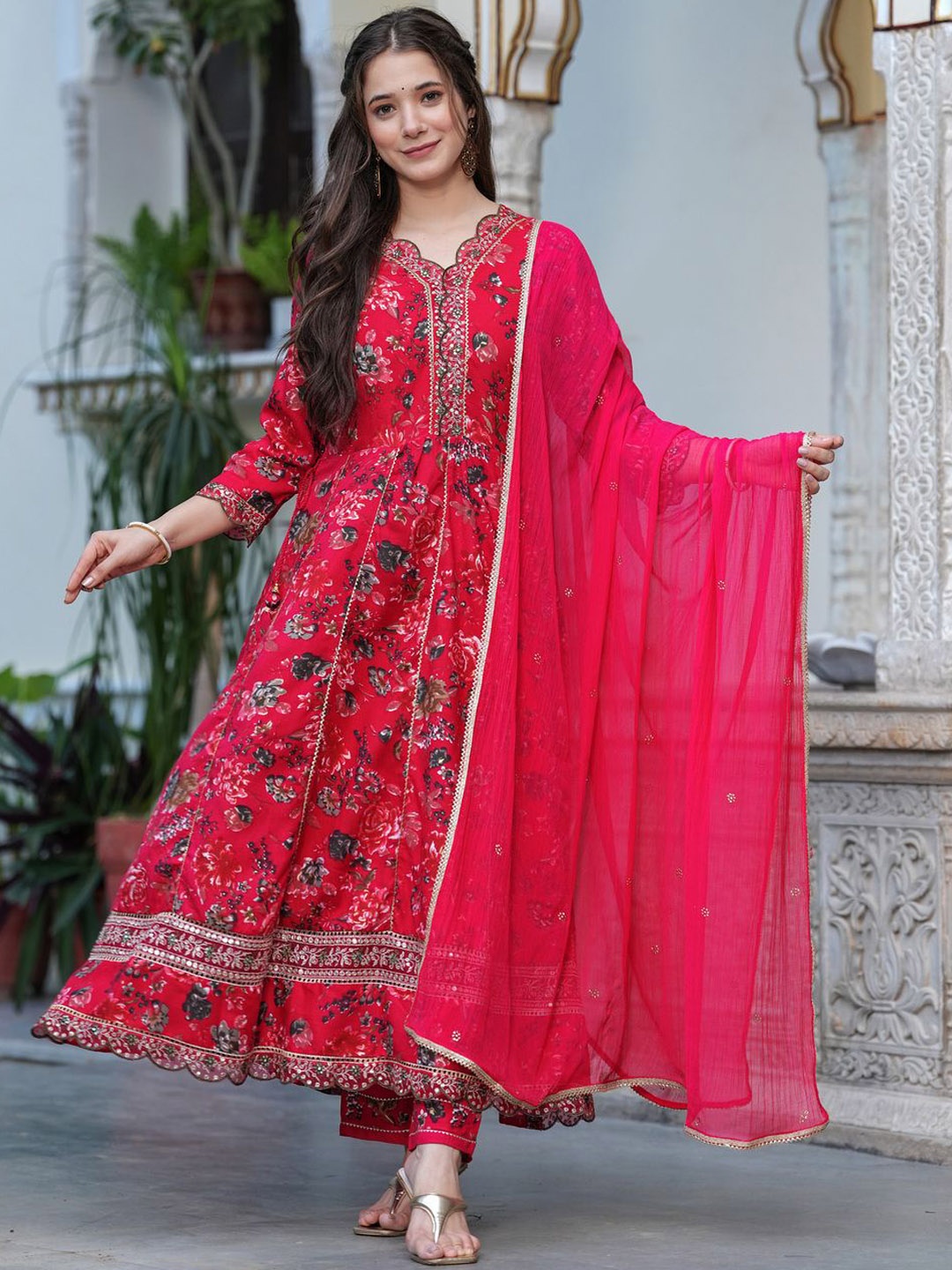 

TOULIN Floral Printed A Line Kurta with Palazzos & With Dupatta, Red