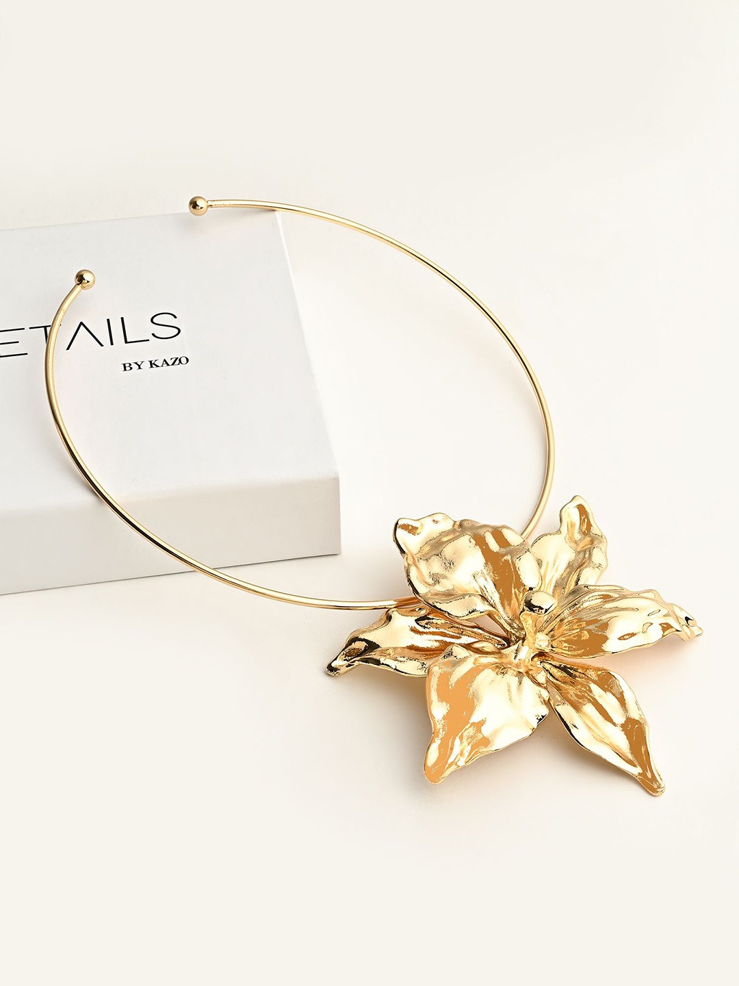 

Kazo Gold-Plated Flower Necklace