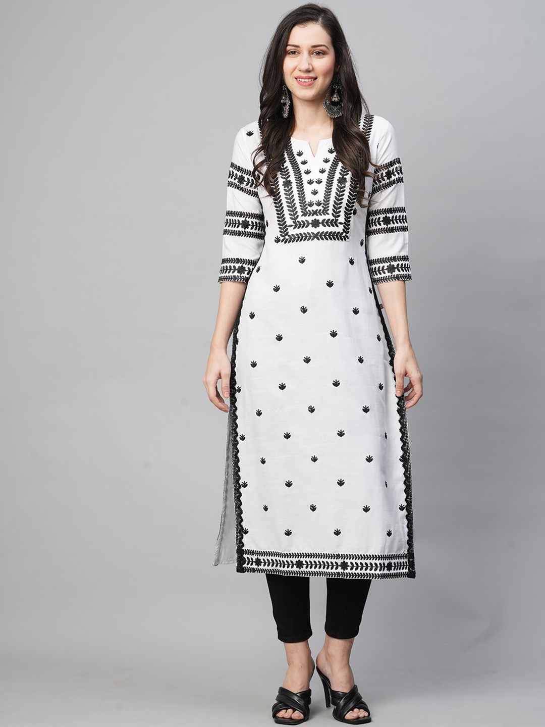 

zeenat libas Floral Embroidered Round neck Three-Quarter Sleeves Kurta, White