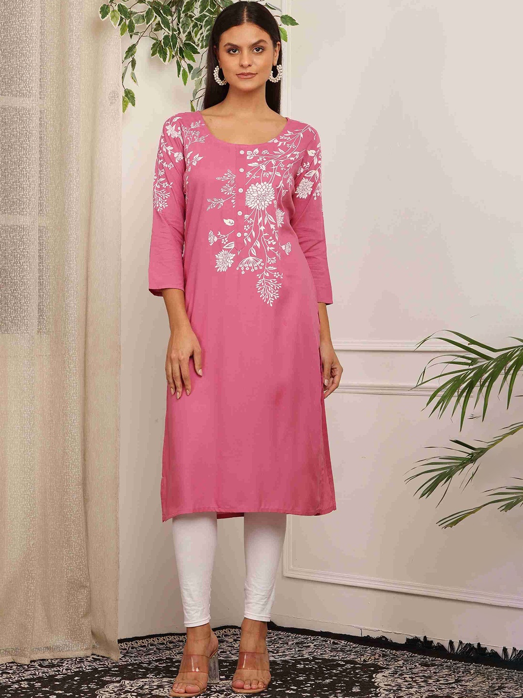 

Bhuja Floral Printed Straight Kurta With Legging, Pink