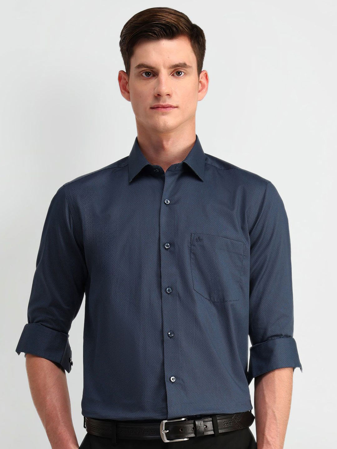

Arrow Men Manhattan Spread Collar Solid Cotton Slim Fit Formal Shirt, Navy blue