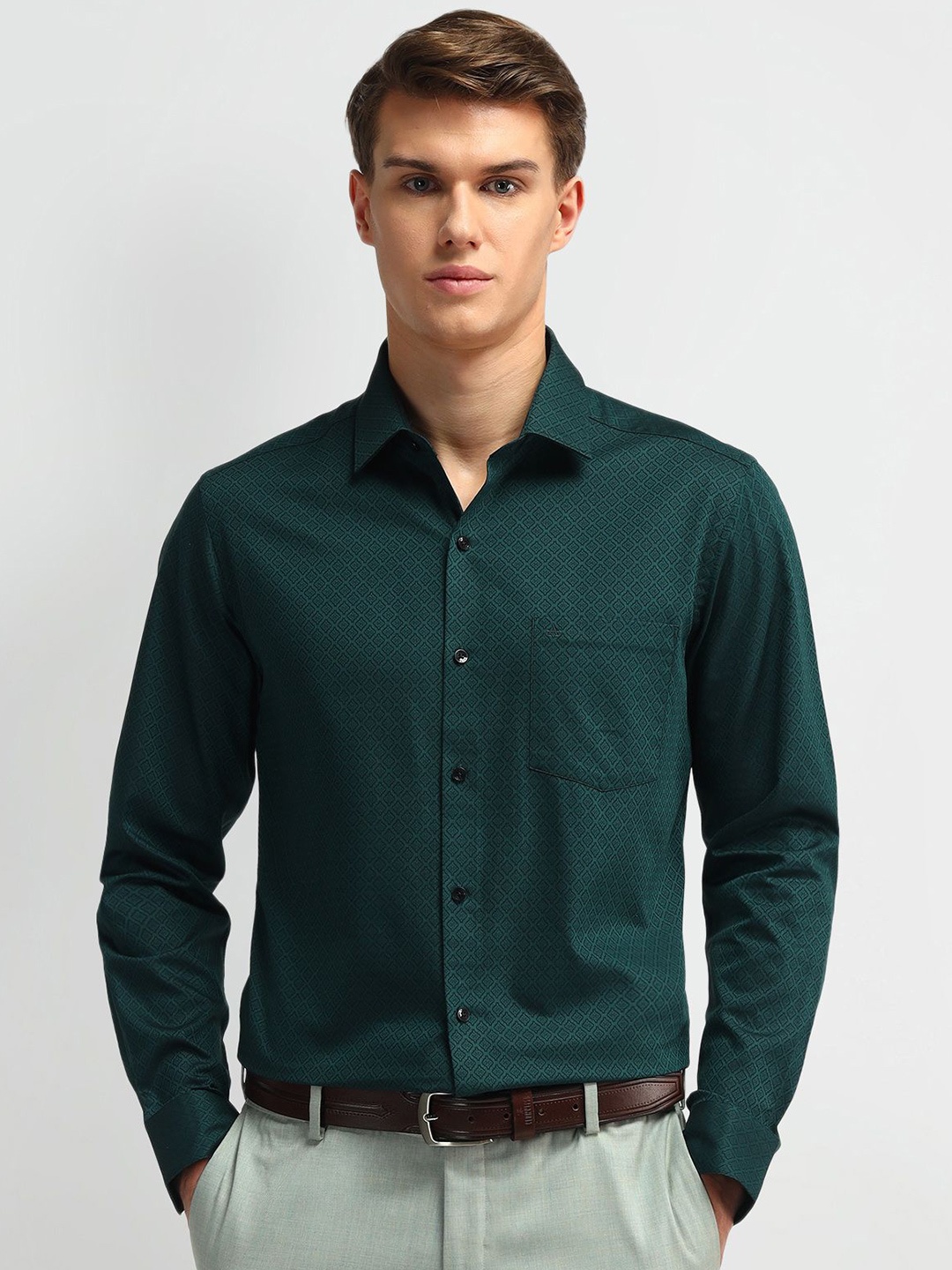 

Arrow Men Manhattan Spread Collar Geometric Printed Cotton Slim Fit Formal Shirt, Green