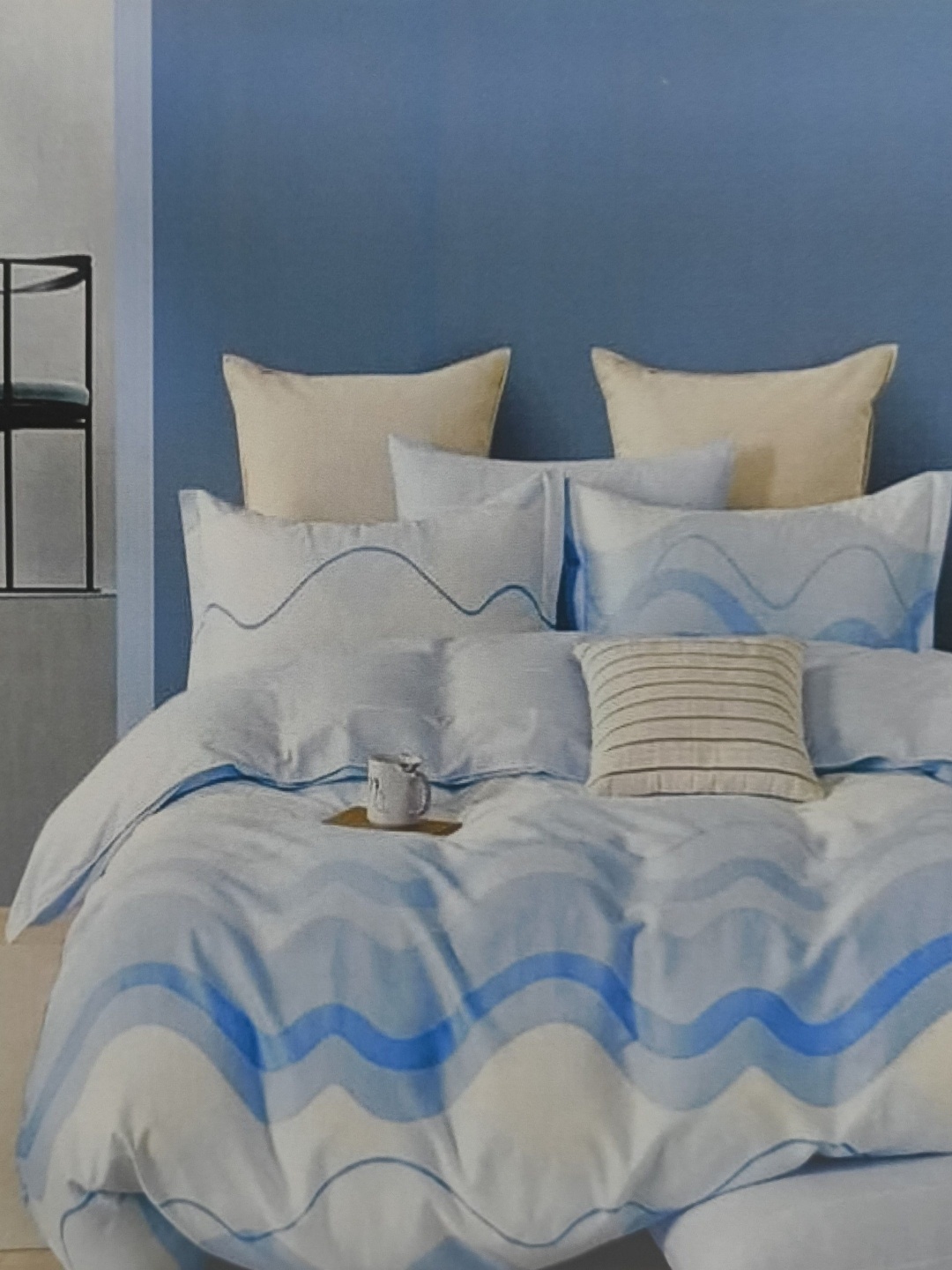 

Signature Blue & White Striped 144 TC Queen Bedsheet with 2 Pillow Covers