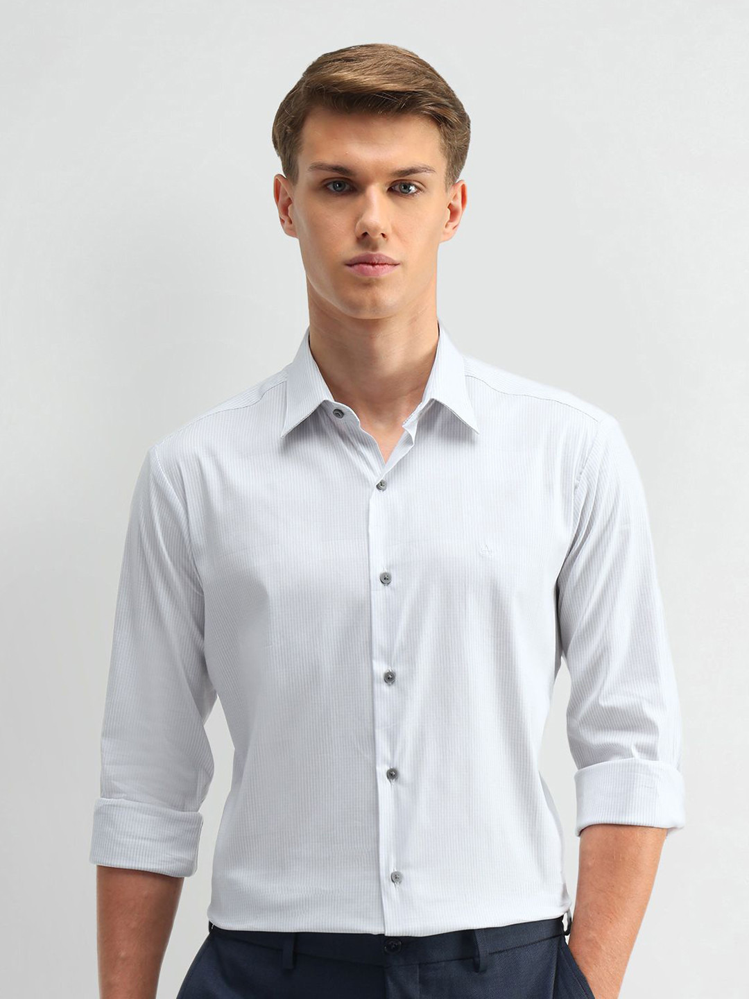 

Arrow New York Men Manhattan Spread Collar Vertical Striped Cotton Slim Fit Casual Shirt, White