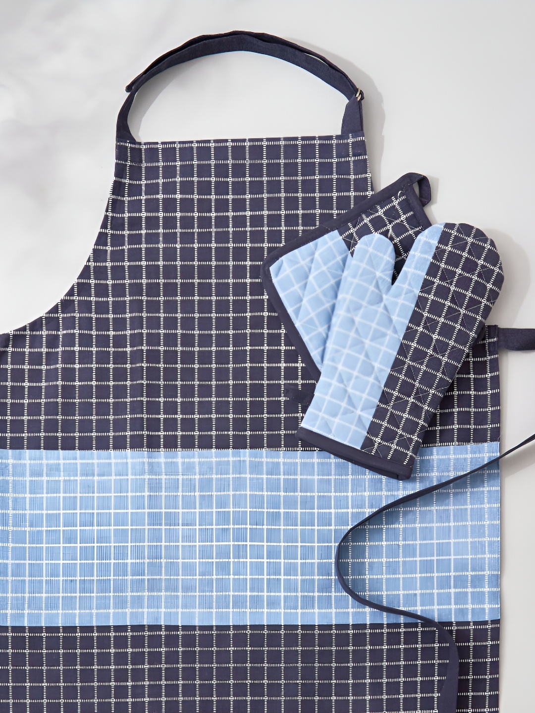 

Home Centre Corsica Drake Blue & White 3 Pieces Checked Cotton Apron