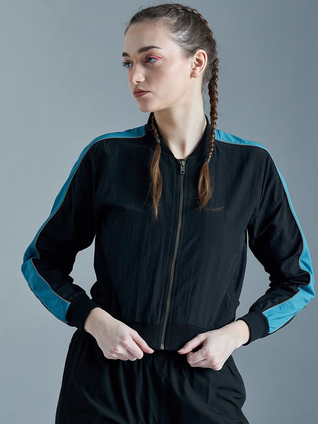 

SG Women Stand Collar Colourblocked Sports Bomber Jacket, Black