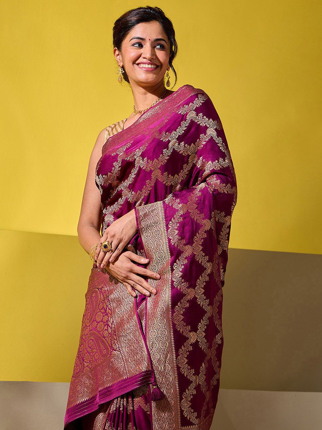 

Taneira Woven Design Zari Saree, Purple