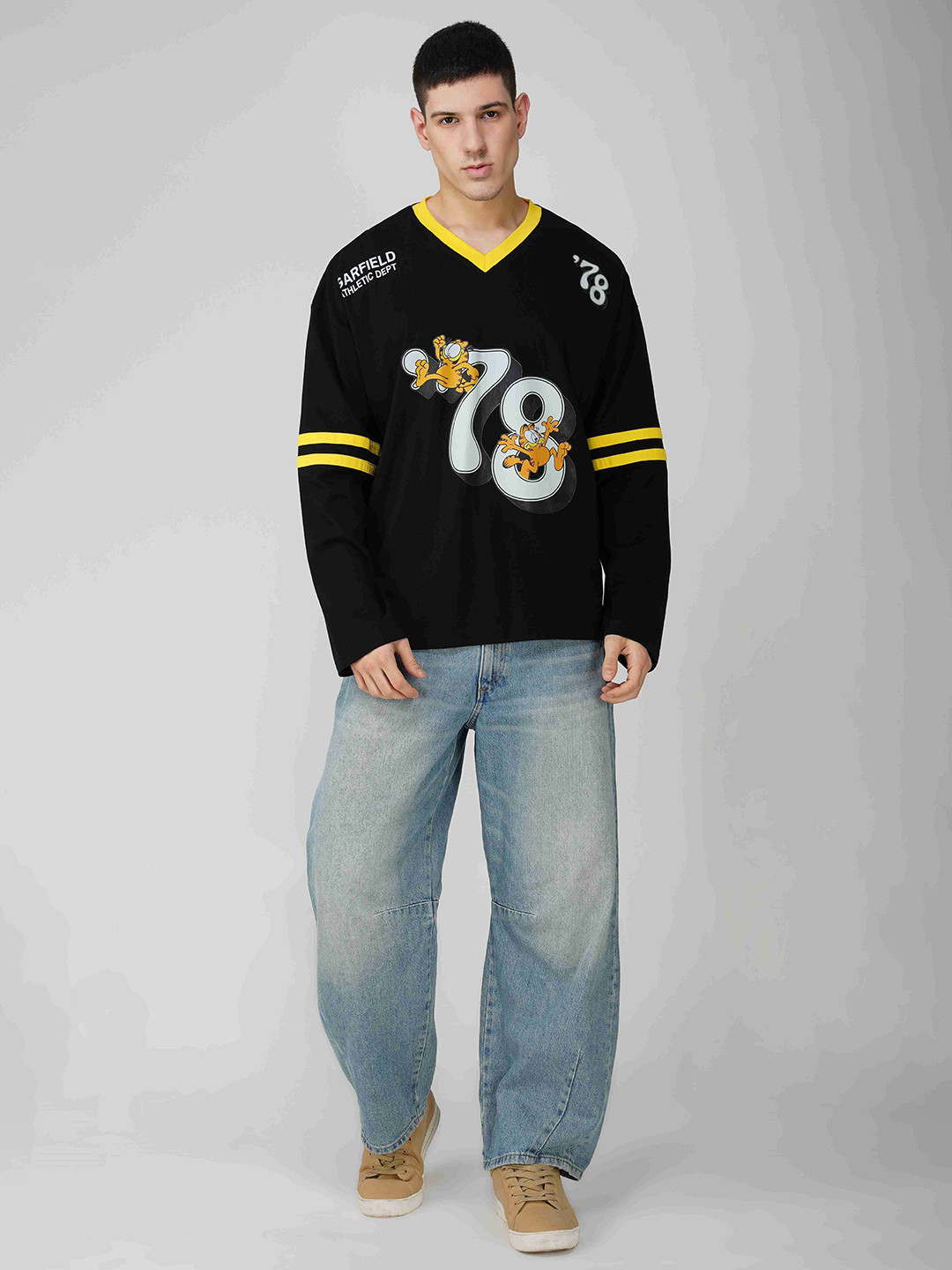 

THE CLOTHING FACTORY Men V-Neck Oversized T-shirt, Black