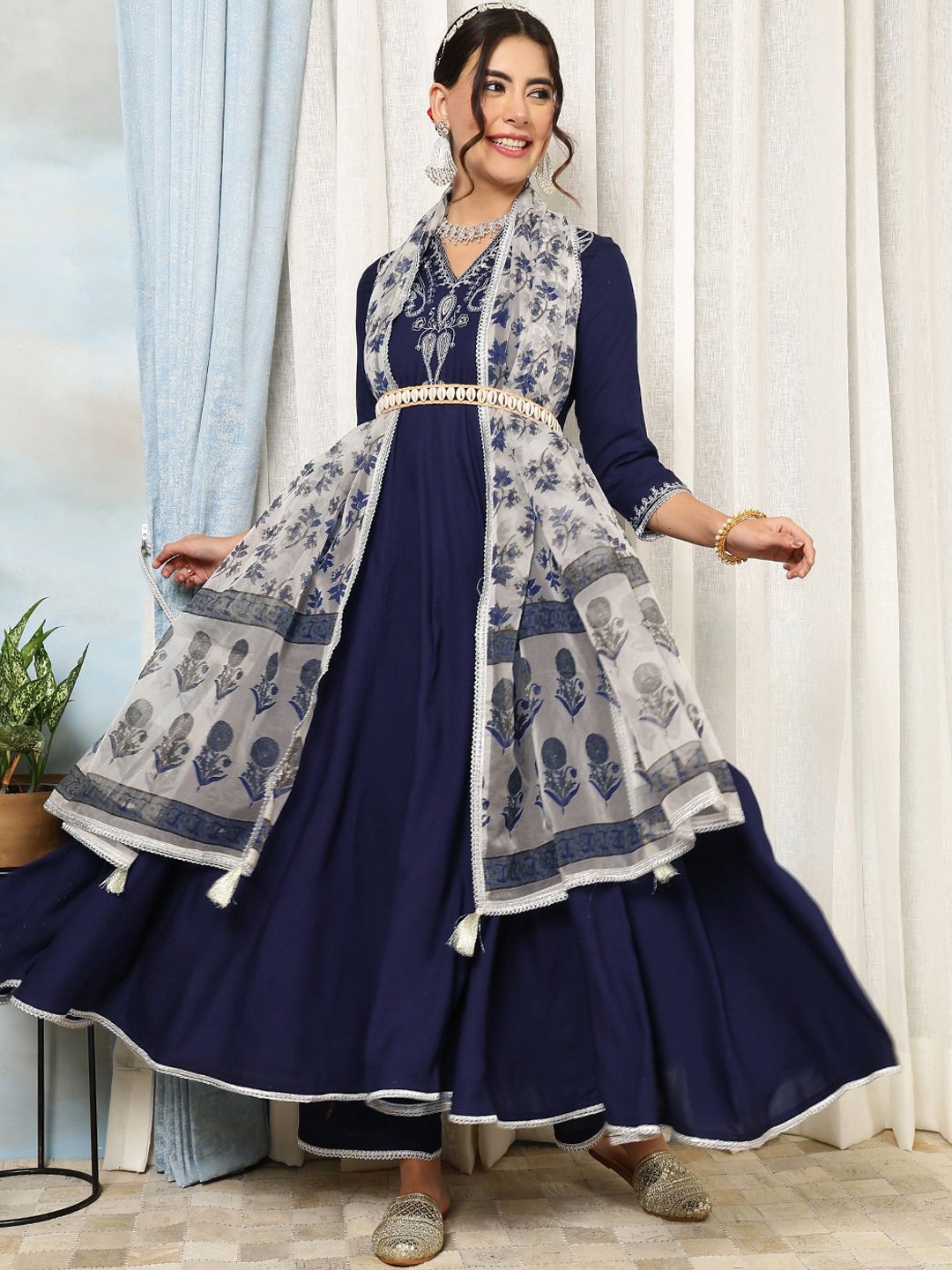 

GULMOHAR JAIPUR Ethnic Motifs Embroidered Anarkali Kurta With Palazzo & Dupatta, Navy blue