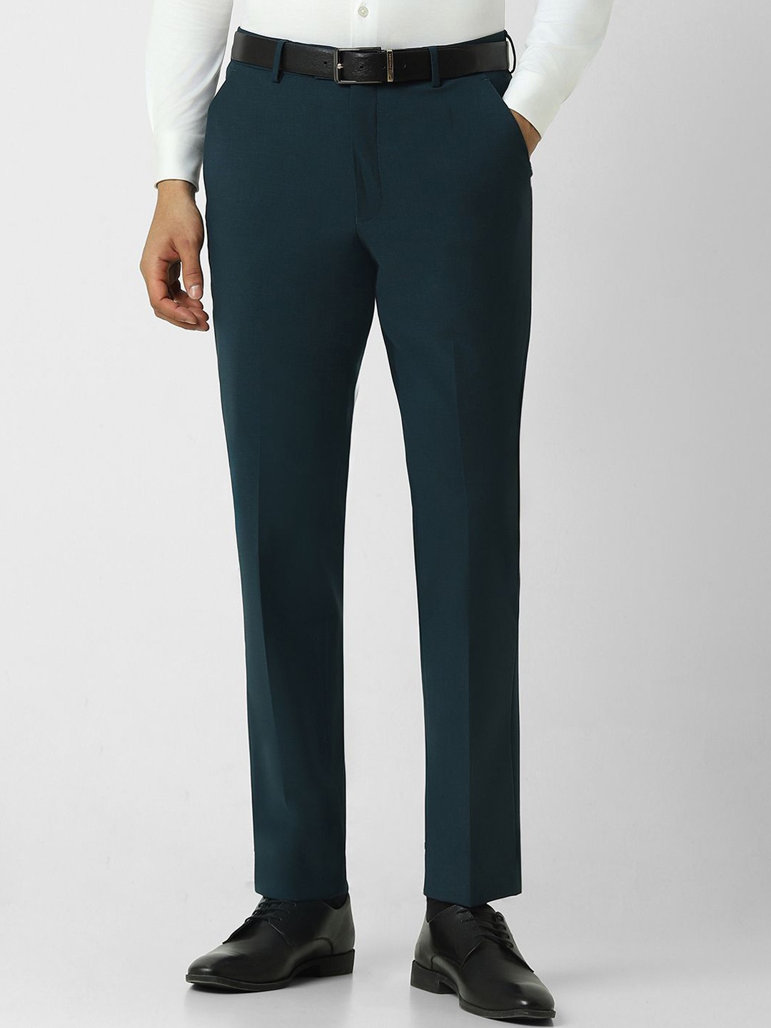 

Van Heusen Men Trousers, Green