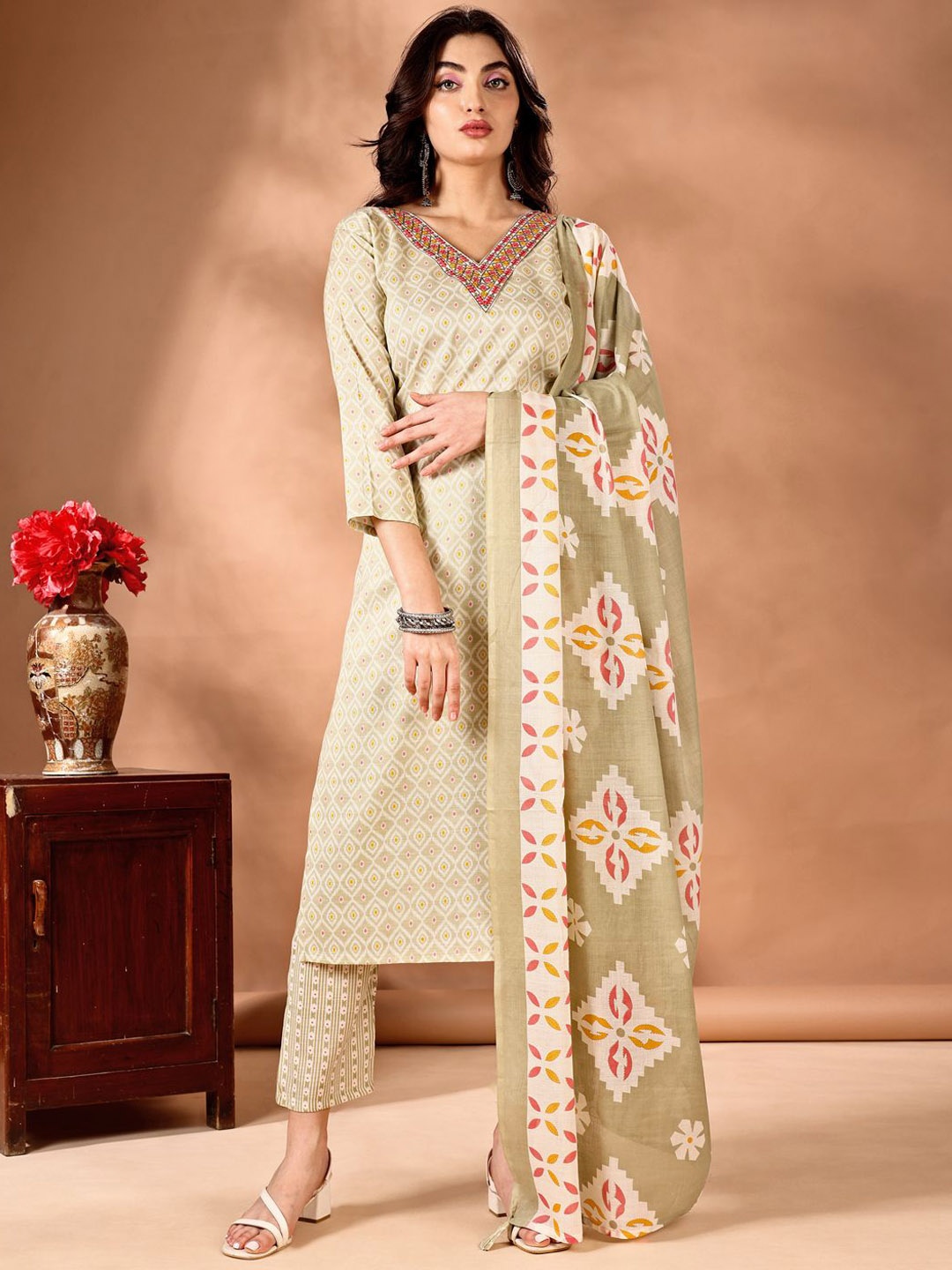 

KALINI Ethnic Motifs Embroidered Kurta With Trousers & Dupatta, Green