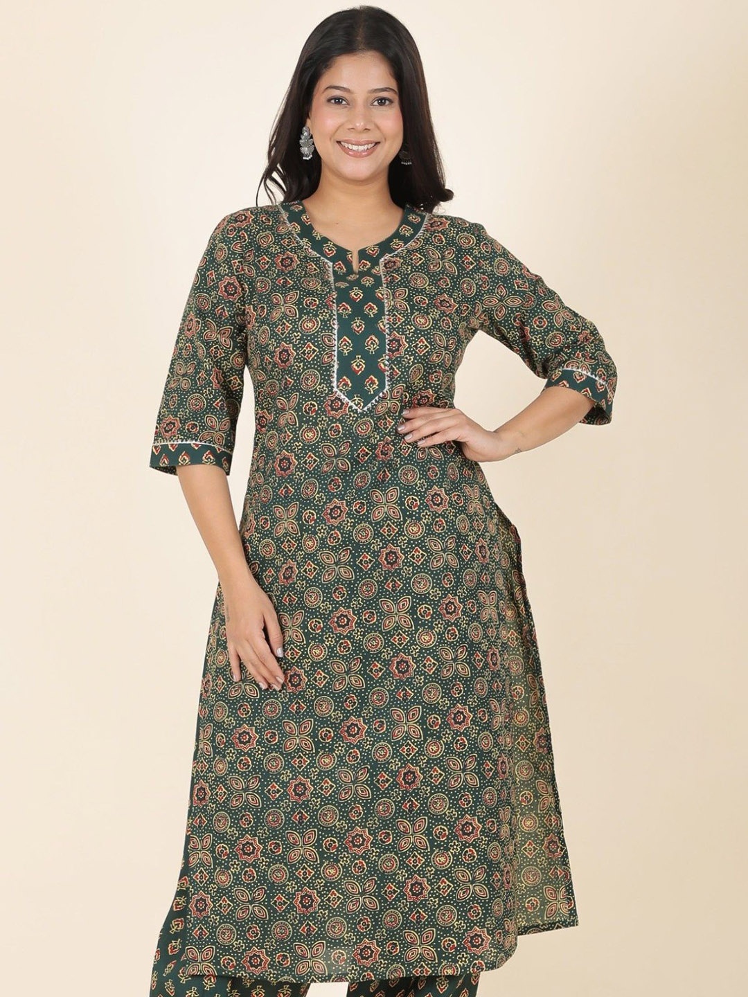 

Aramya Geometric Printed Pure Cotton Straight Kurta, Green