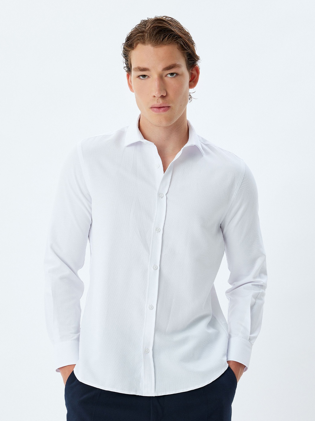 

Koton Men Spread Collar Solid Slim Fit Casual Shirt, White