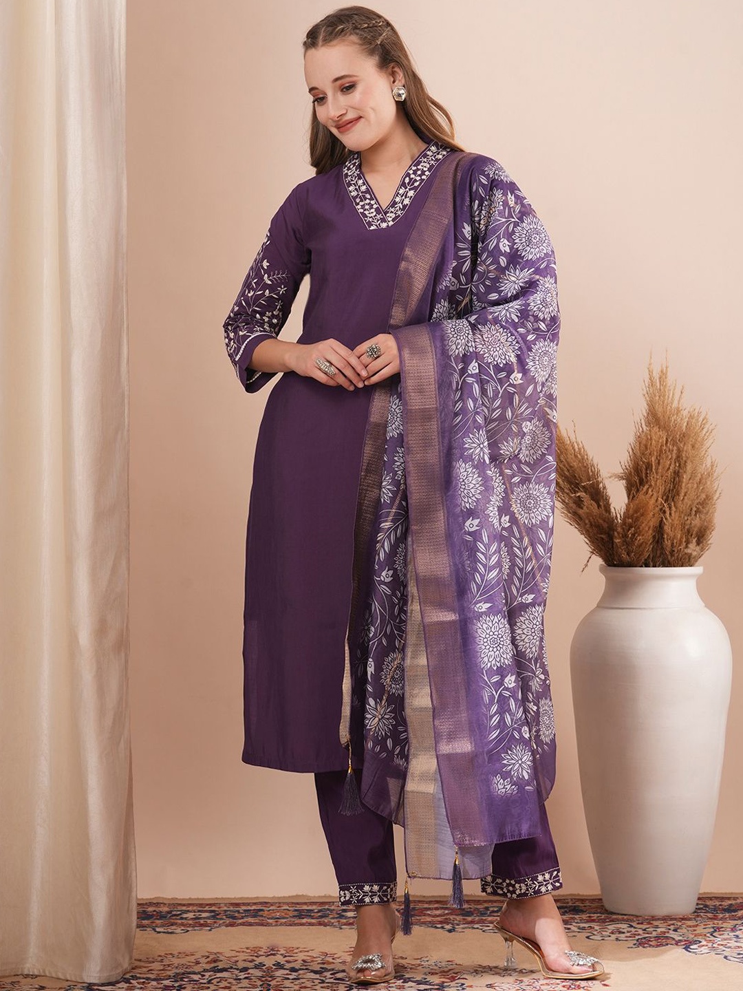 

FASHOR Floral Embroidered Straight Kurta With Trouser & Dupatta, Purple