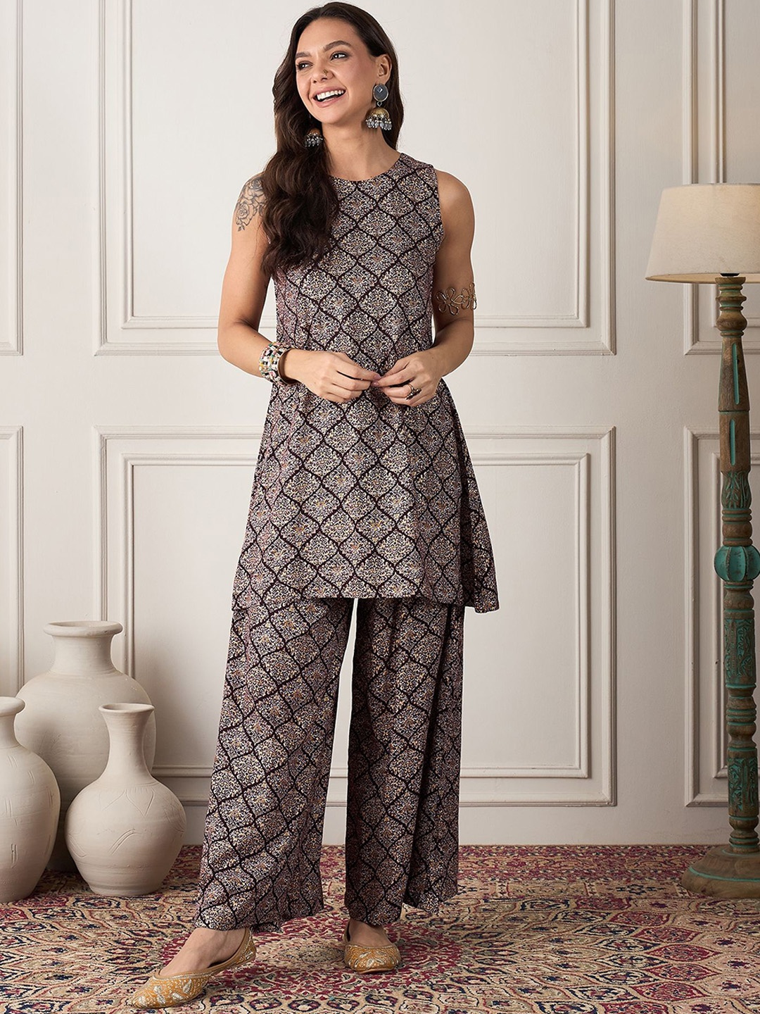 

InWeave Checked Printed Round Neck Straight Kurta With Palazzos, Purple