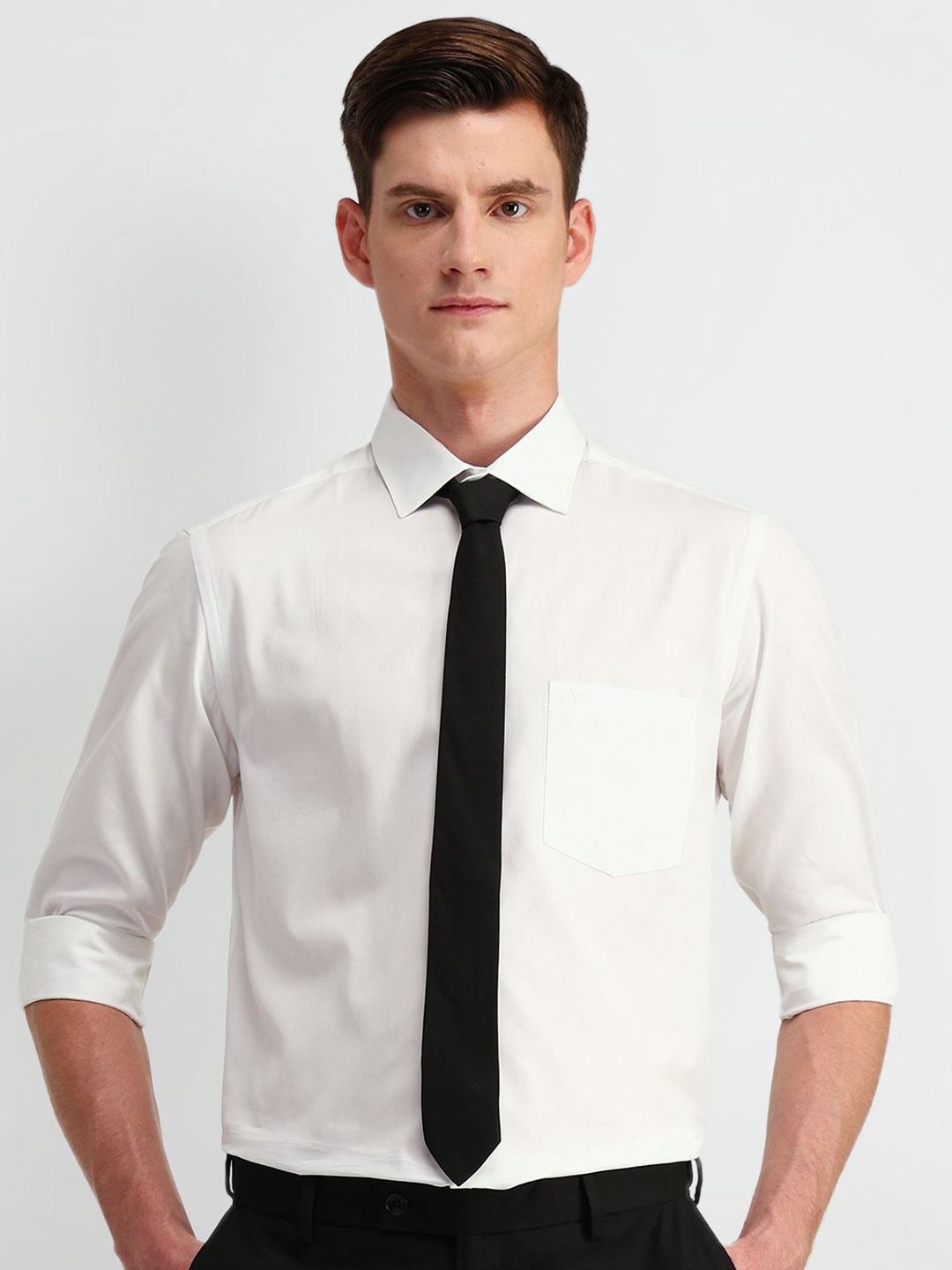 

Arrow Men Manhattan Spread Collar Solid Cotton Slim Fit Casual Shirt, White