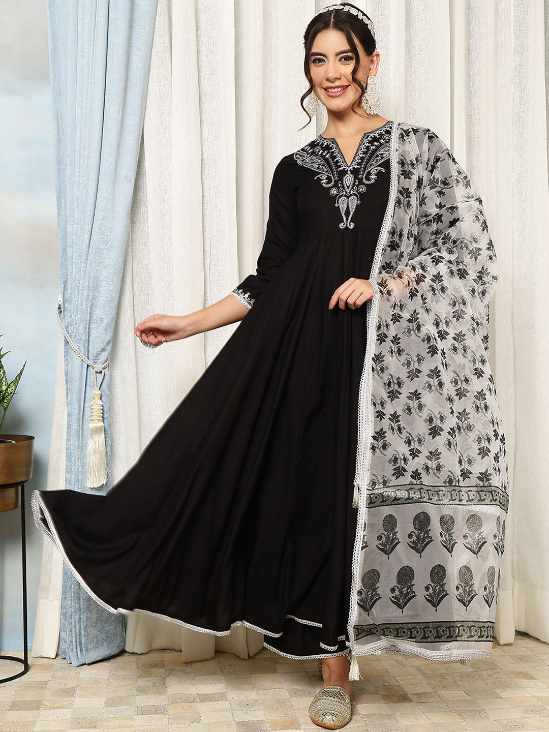 

GULMOHAR JAIPUR Floral Embroidered Anarkali Kurta With Palazzo & Dupatta, Black
