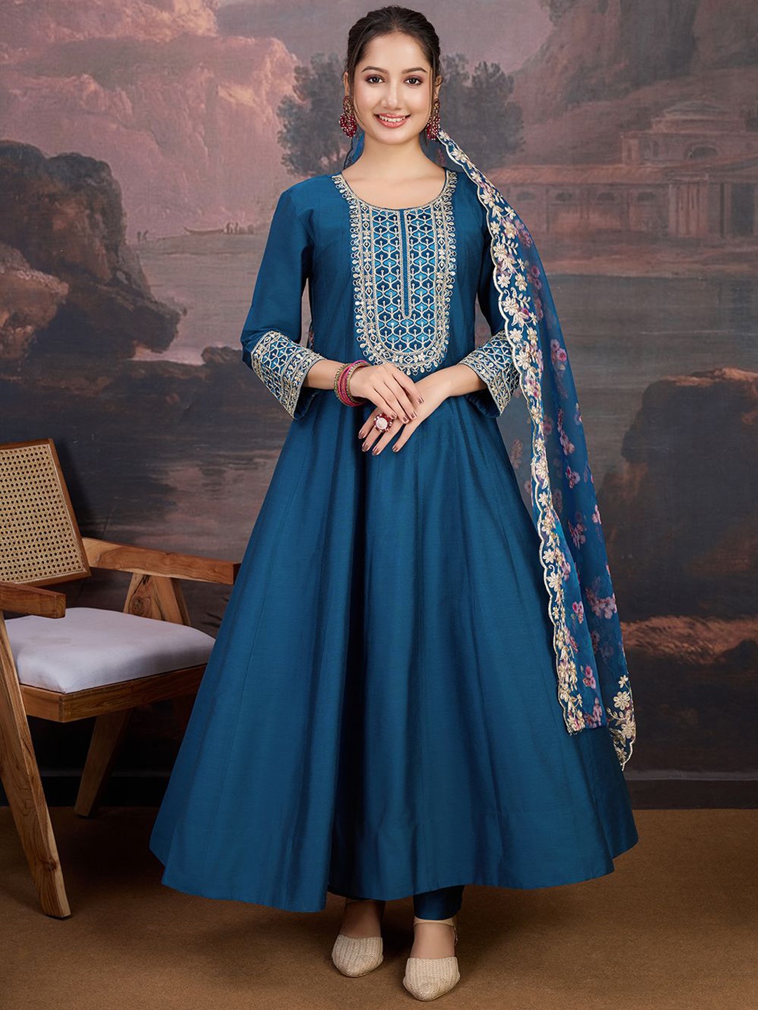 

House of Pataudi Floral Yoke Design Anarkali Sequinned Kurta & Trousers With Dupatta, Blue