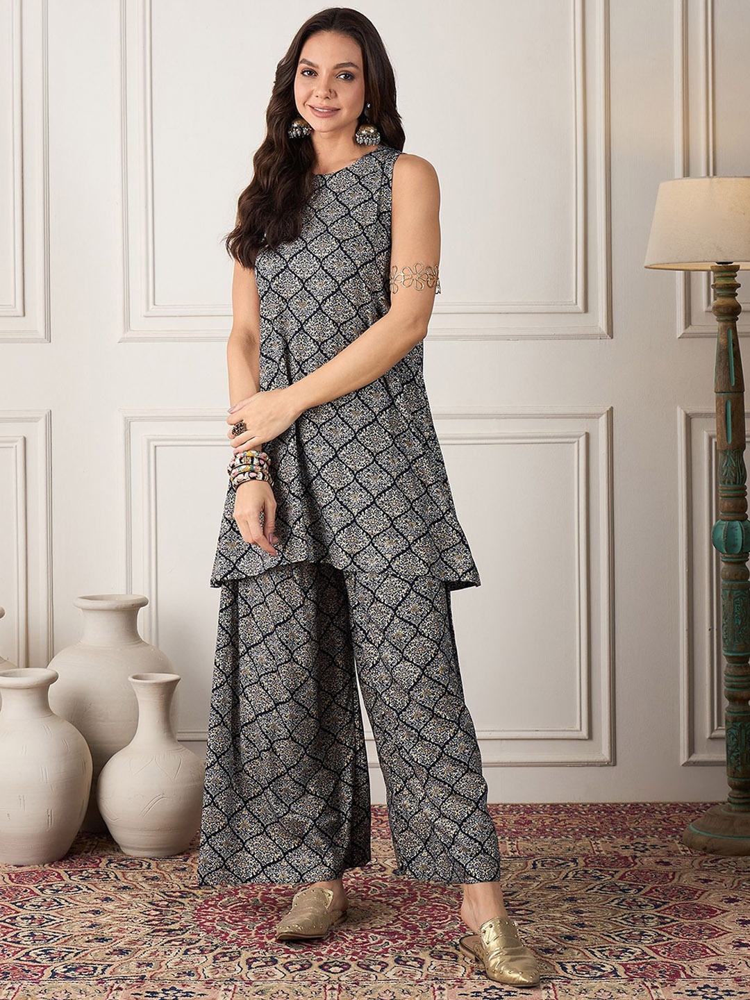 

InWeave Checked Printed Round Neck A-Line Kurti With Palazzos, Navy blue