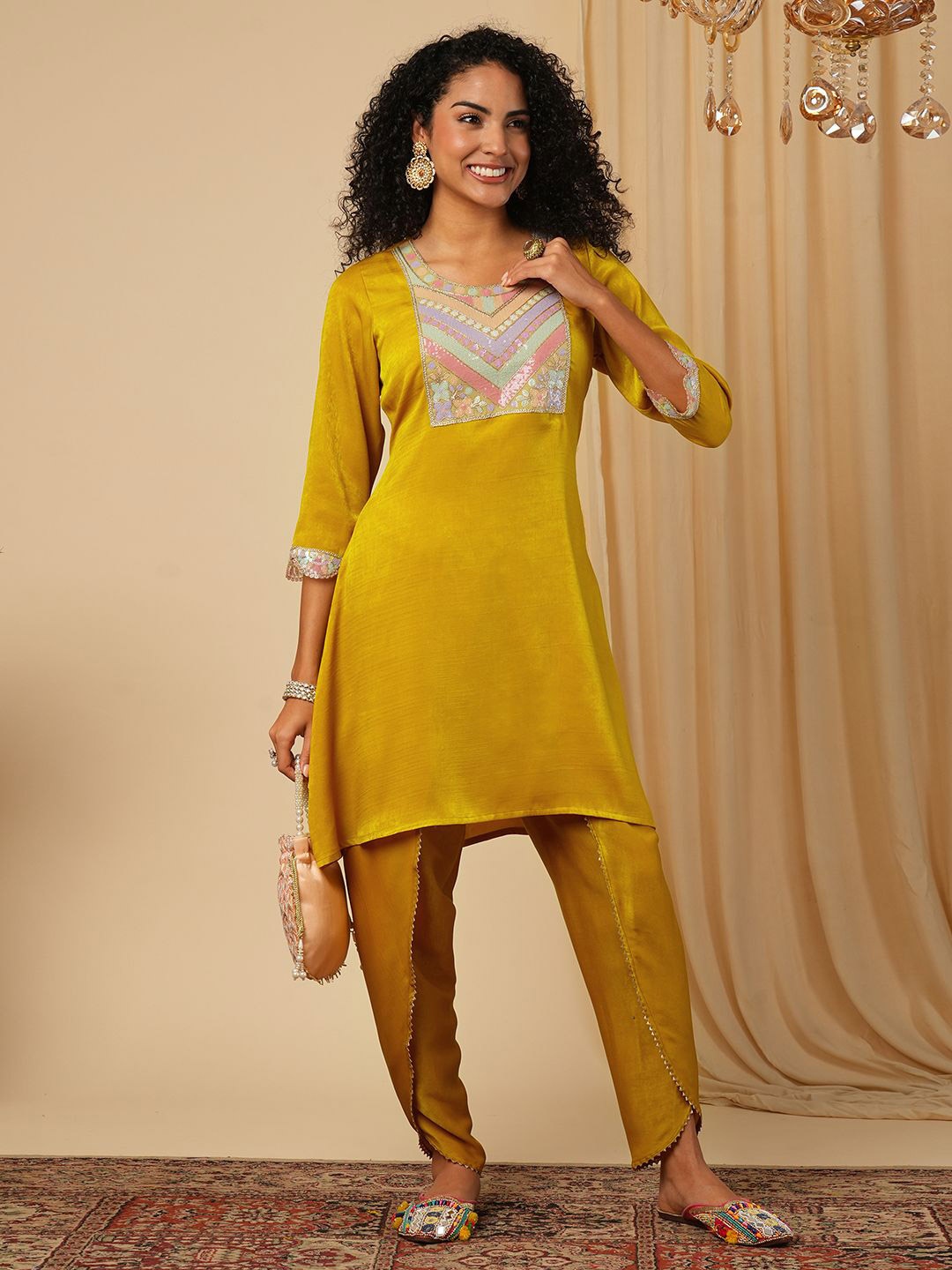 

Globus Embellished Velvet Tunic With Dhoti Pant, Mustard