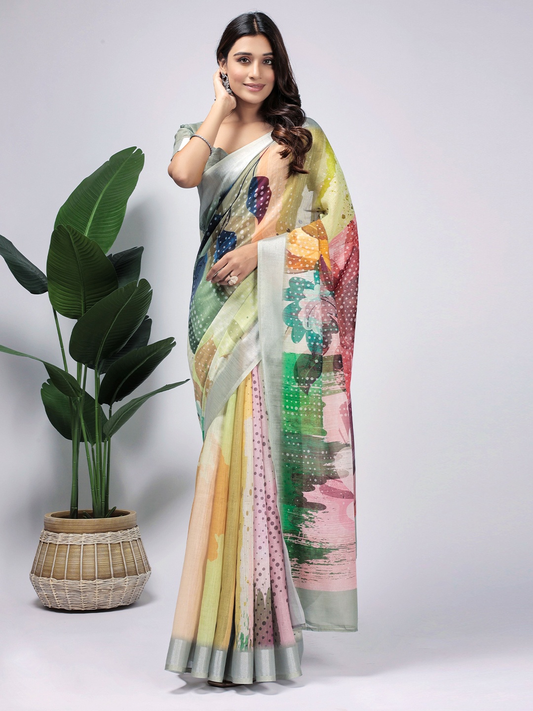 

RACHNA Floral Zari Ready to Wear Saree, Green