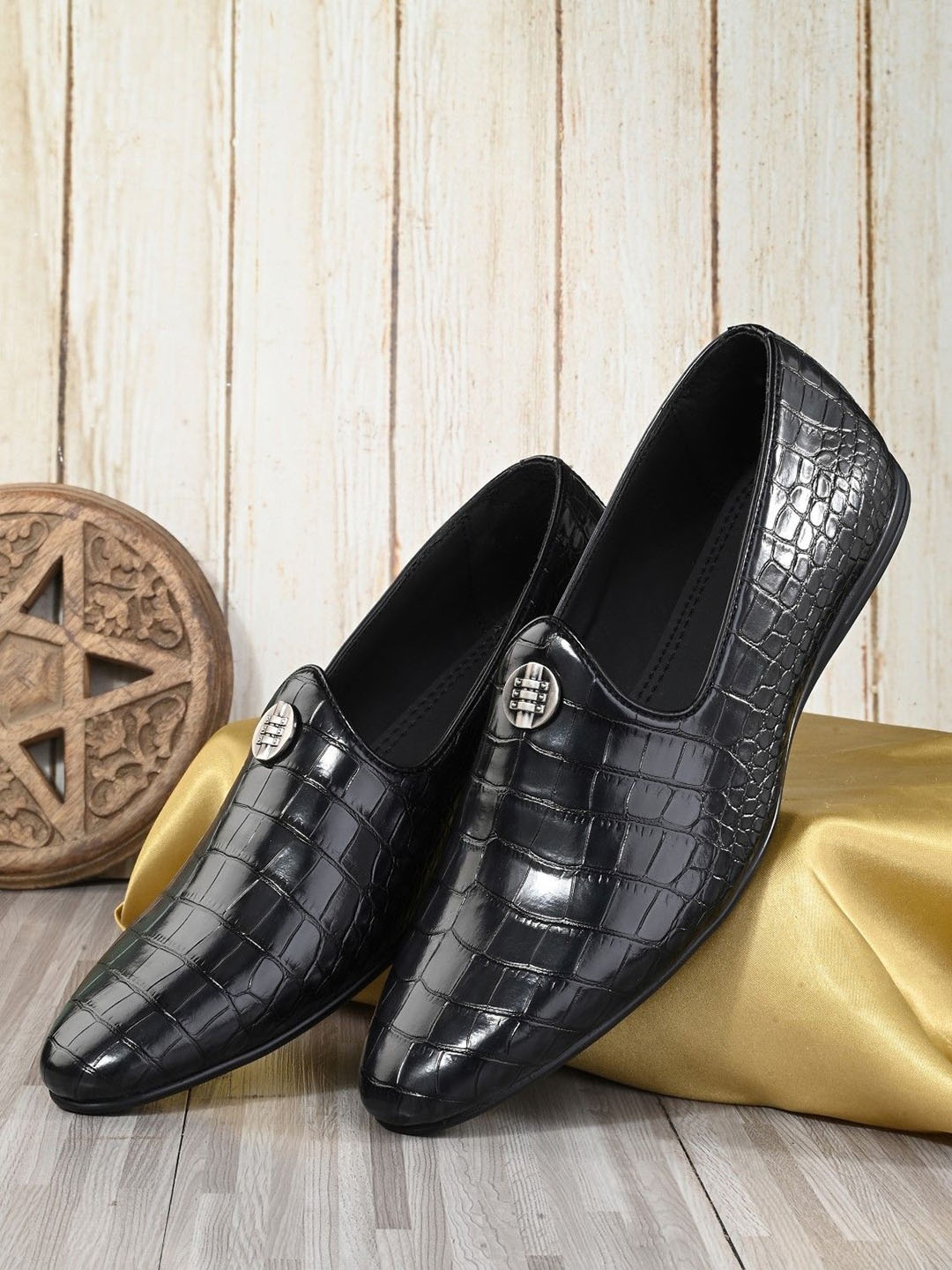 

House of Pataudi Men Casual Loafers, Black
