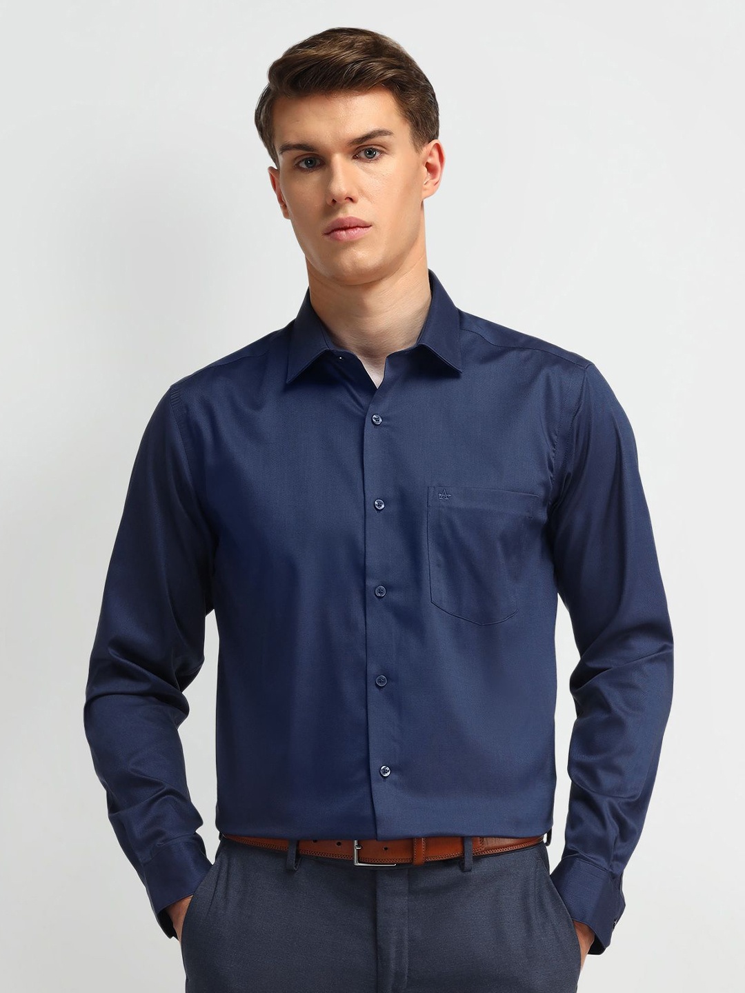 

Arrow Men Classic Spread Collar Solid Cotton Formal Shirt, Navy blue