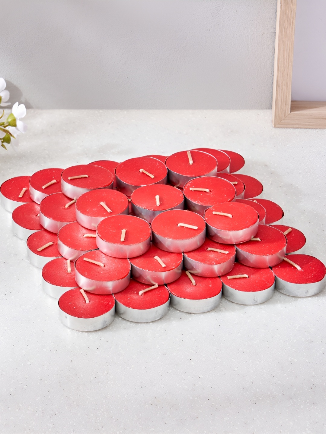 

Home Centre Luminescent Red & Silver Toned 50 Pieces Strawberry Scented Tea Light Candles