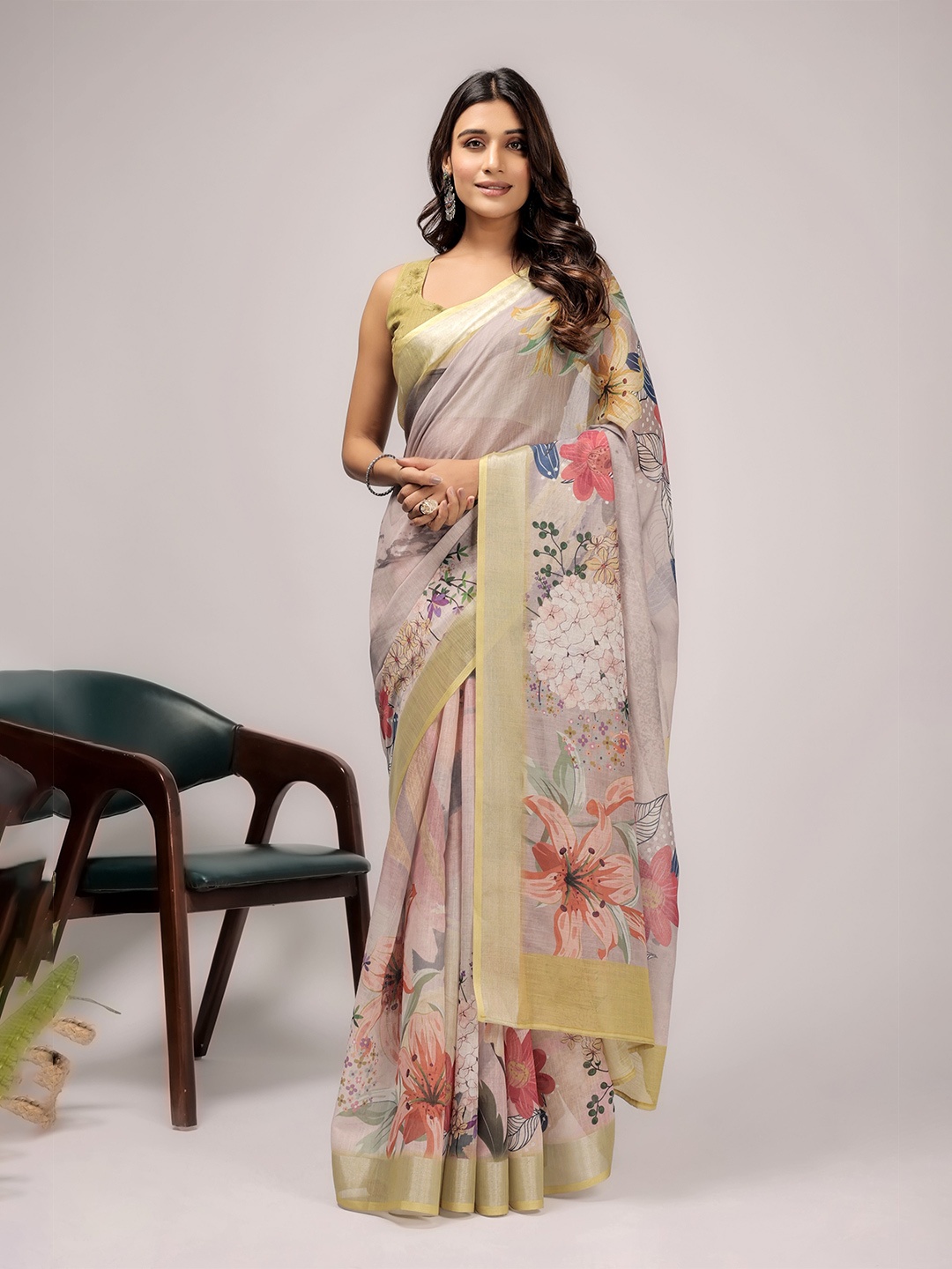 

RACHNA Floral Zari Ready To Wear Saree, Grey