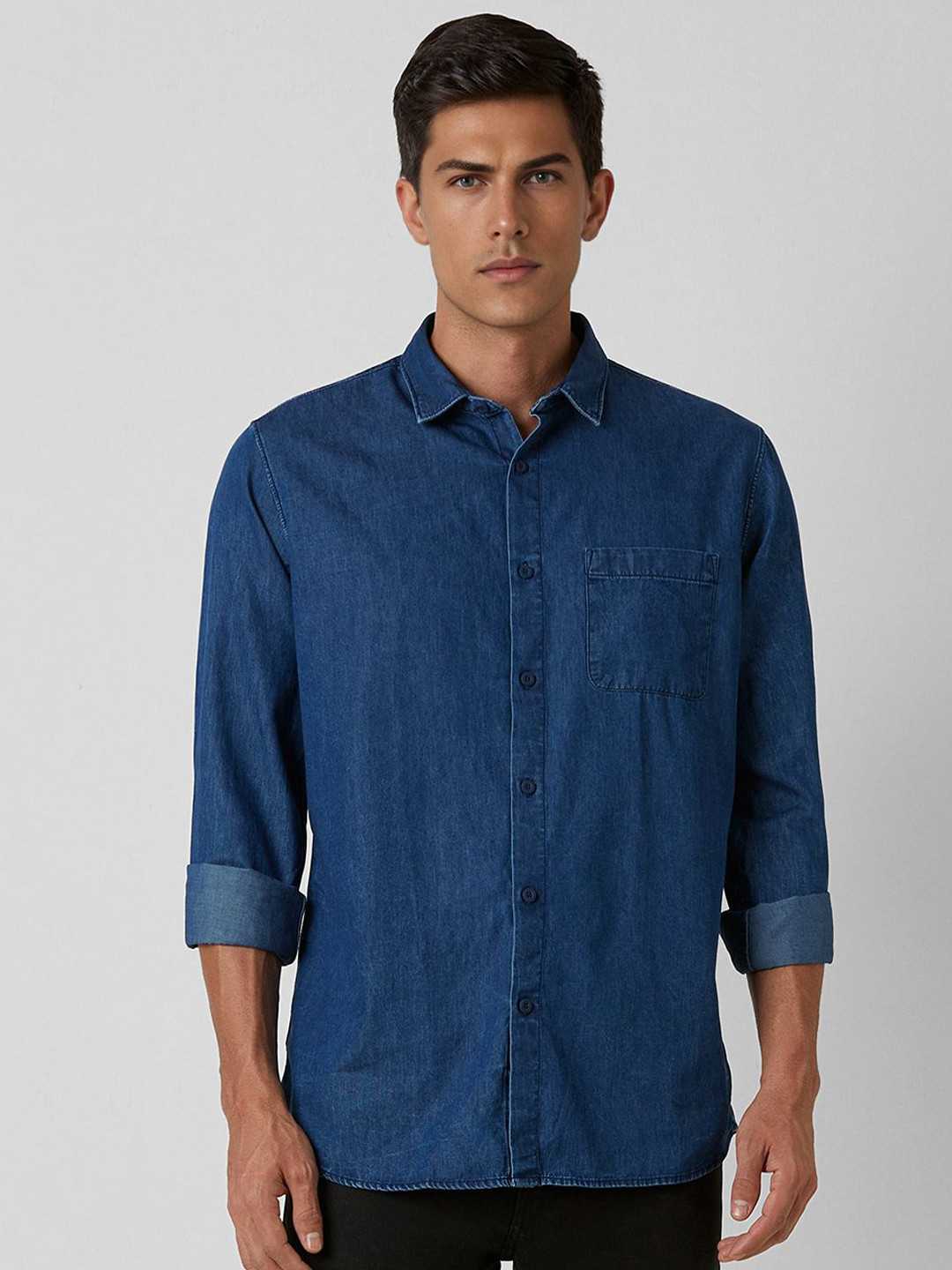 

VAN HEUSEN DENIM LABS Men Spread Collar Solid Cotton Slim Fit Casual Shirt, Blue