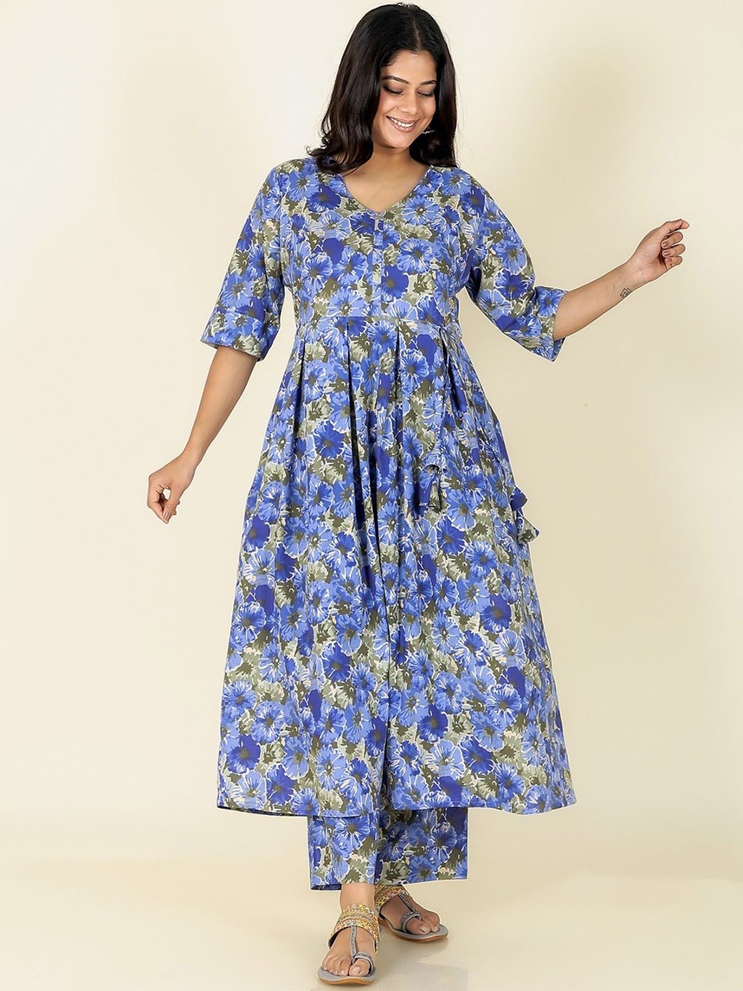 

Aramya Floral Printed V-Neck Short Sleeves Regular Pure Cotton Kurta With Trouser, Blue