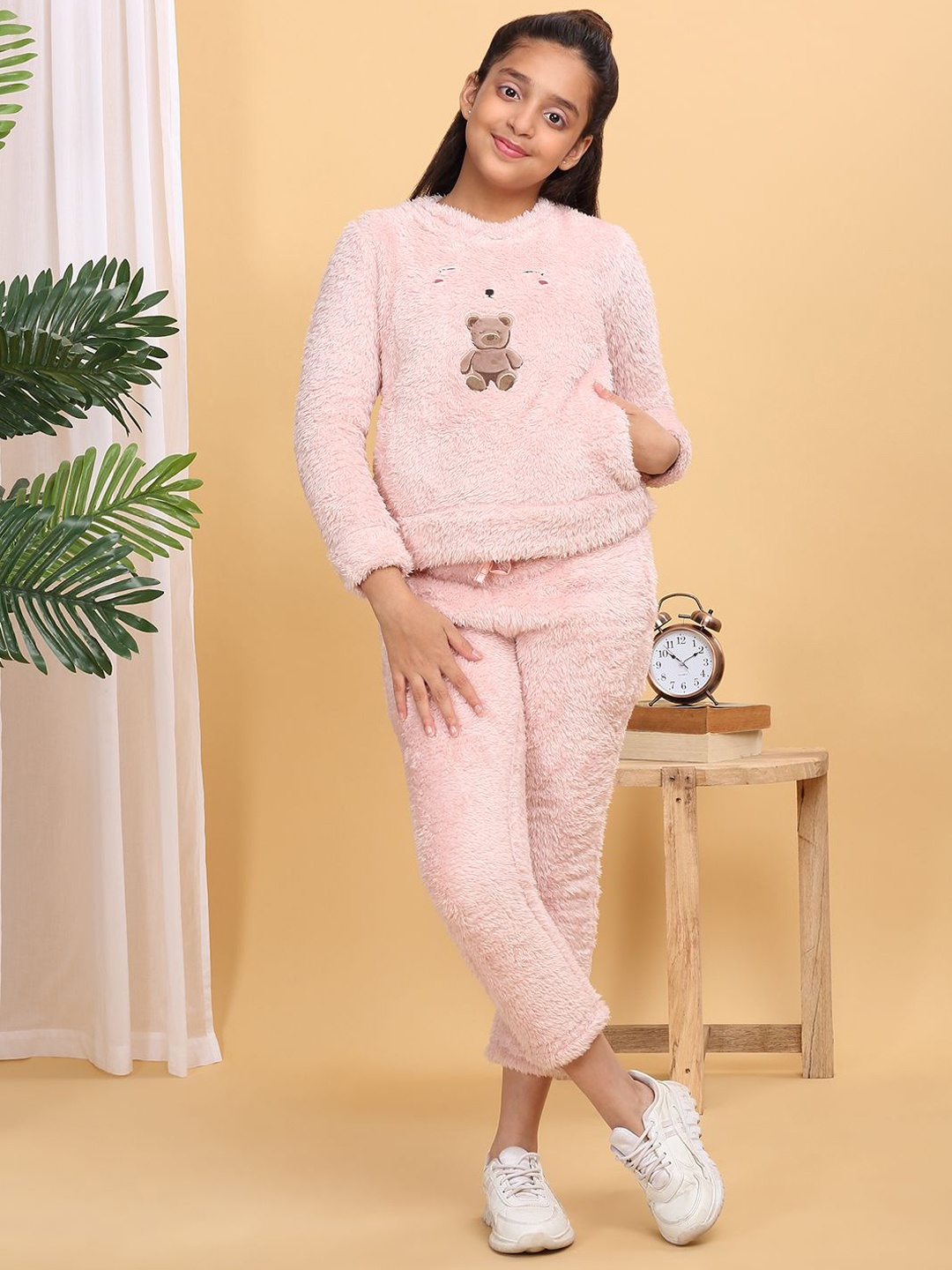 

Sweet Dreams Girls Round Neck Long Sleeves Tracksuits, Pink