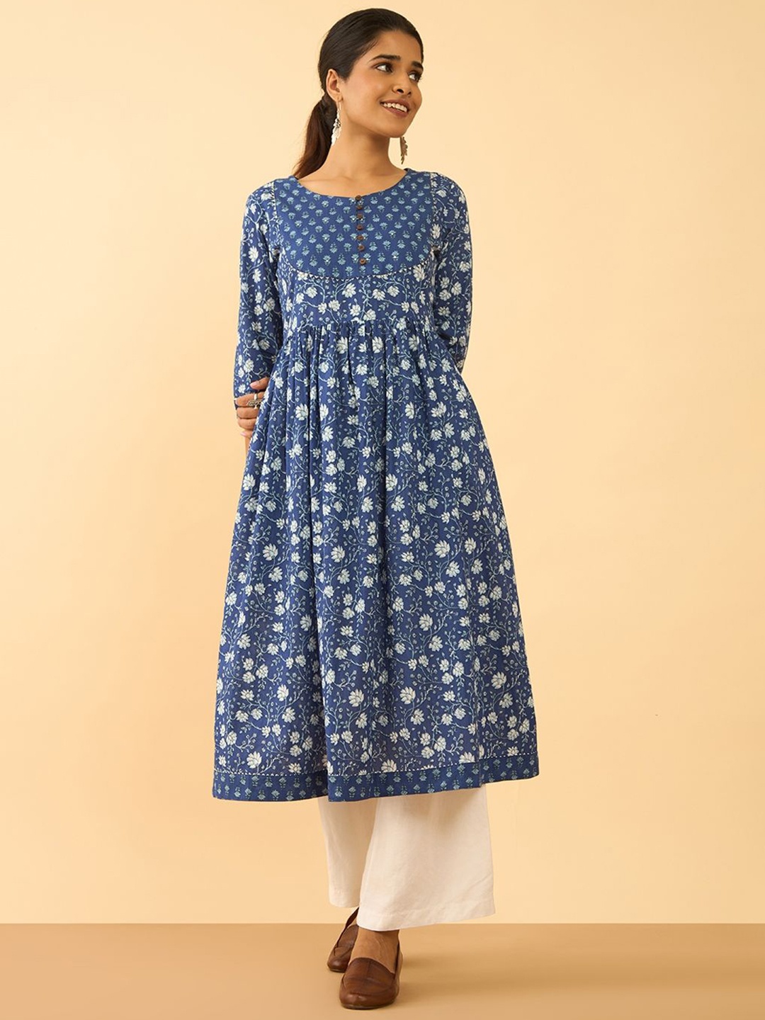 

Taneira Floral Printed Gotta Patti Pleated Pure Cotton A-Line Kurta, Blue