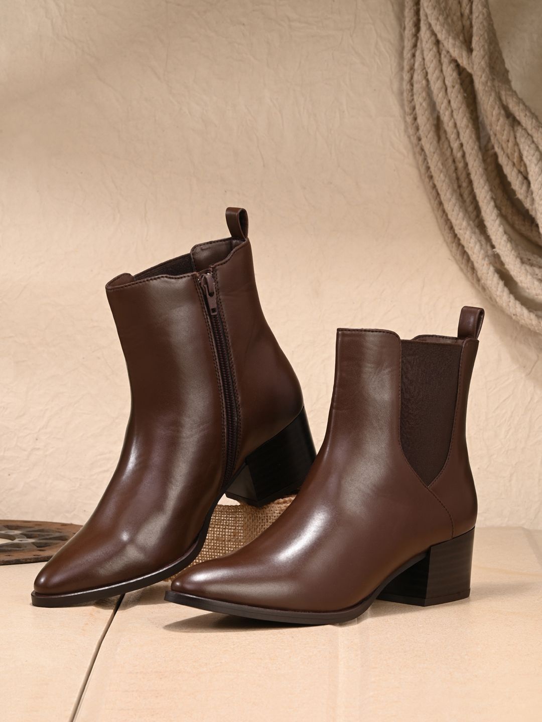 

The Roadster Lifestyle Co Women Block-Heeled Casual Boots, Brown