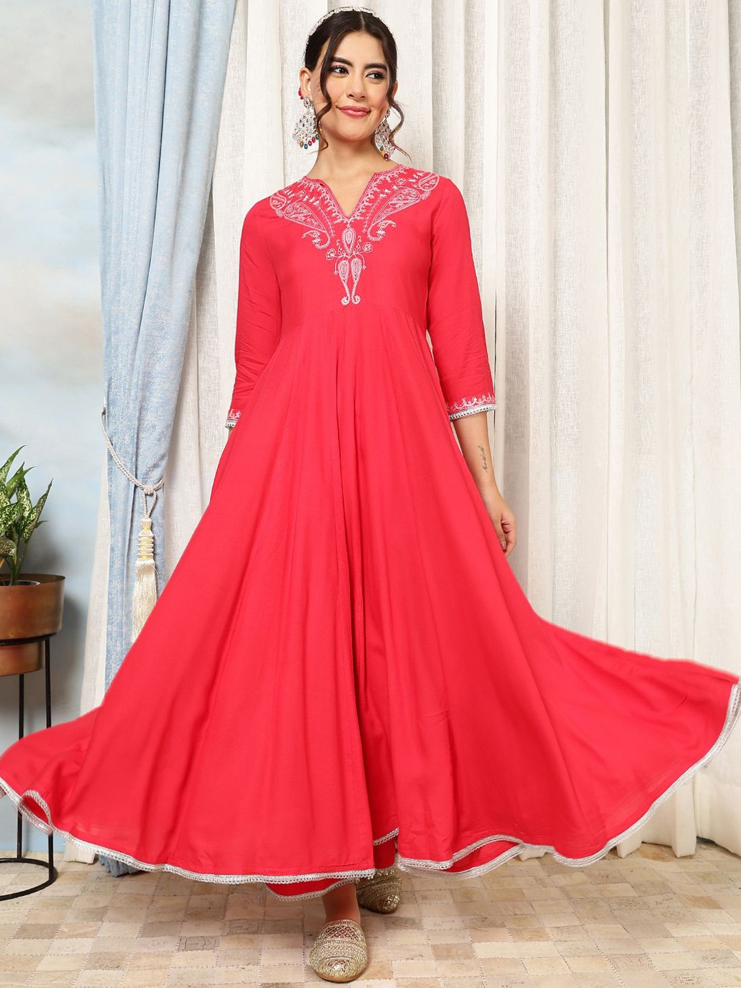 

GULMOHAR JAIPUR Floral Printed Thread Work Anarkali Kurta with Palazzos & With Dupatta, Coral