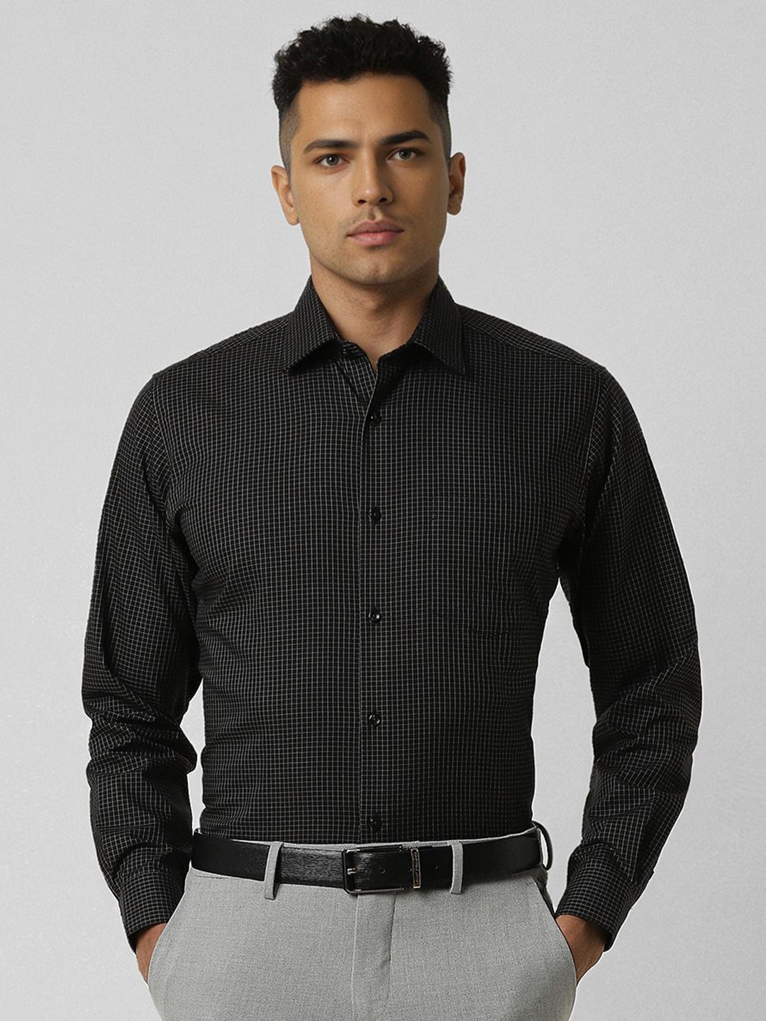 

Van Heusen Men Spread Collar Micro Checked Cotton Formal Shirt, Black