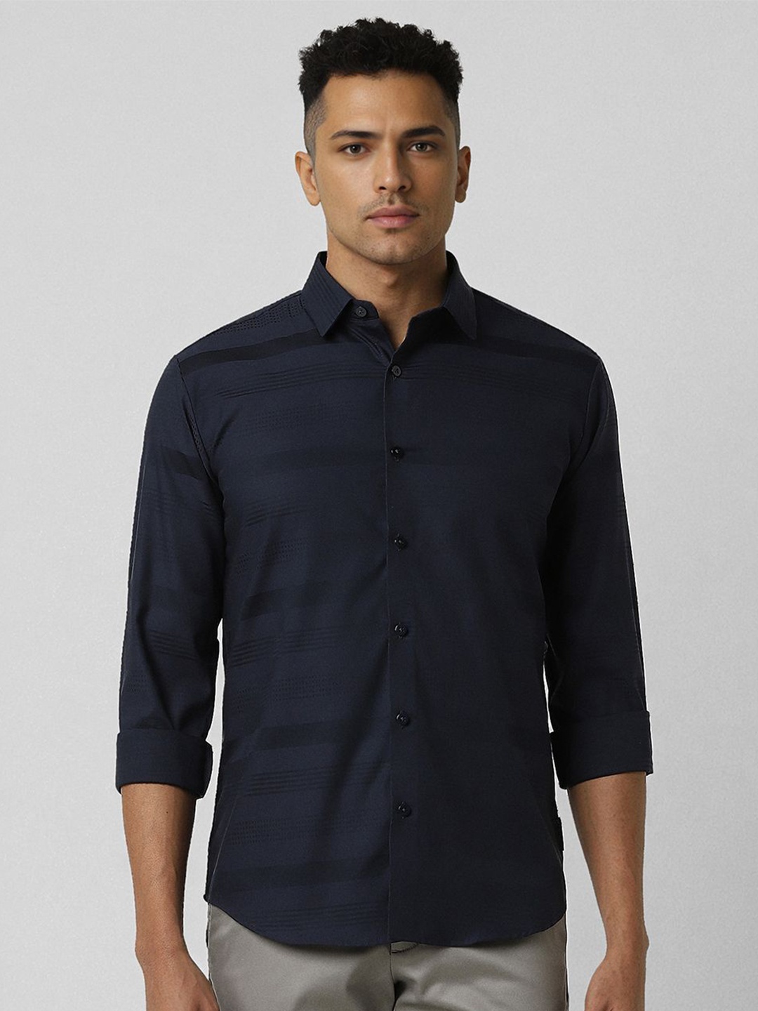 

V Dot Men Spread Collar Horizontal Striped Cotton Casual Shirt, Navy blue