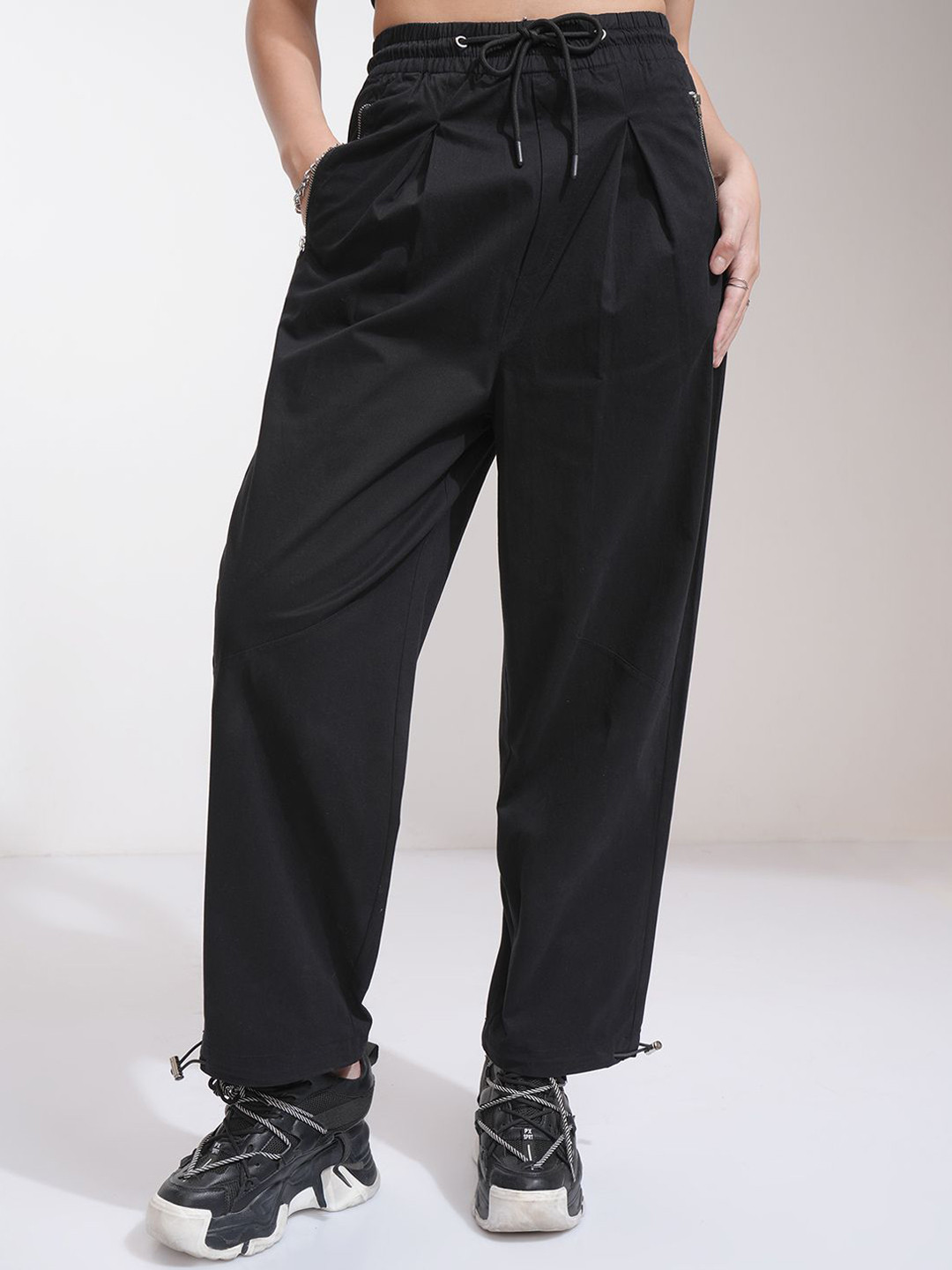 

Basics By Tokyo Talkies Women Mid-Rise Trousers, Black